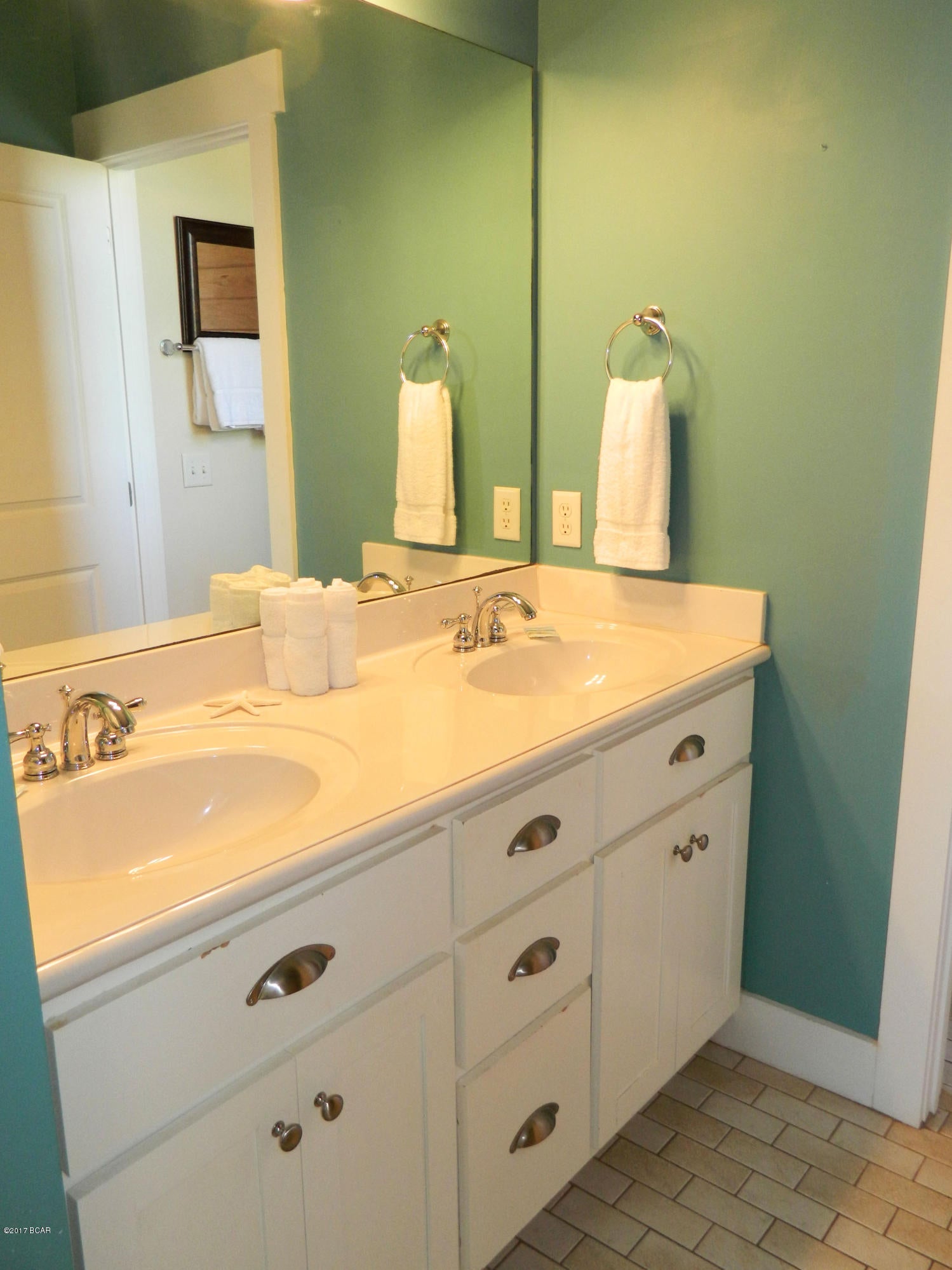 Laguna Beach Estates 7th Add - Residential Lease