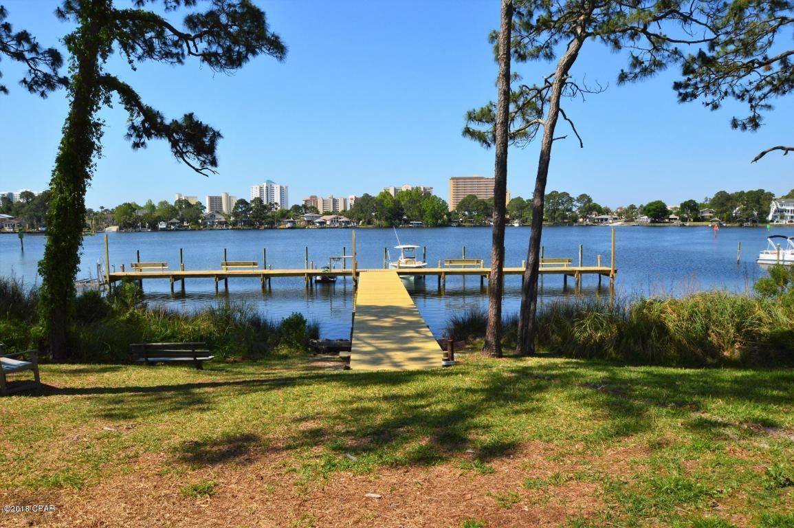 Don't let the age fool you, this condo has been recently renovated! This includes new countertops, door hardware, paint, sinks, and light fixtures. This home also features a large patio space, tile flooring, and a beautiful mosaic wall tile in the kitchen. The HOA fees include access to a community pool, dock, tennis courts, and a club house. Also included in fees is water, sewage, trash, as well as basic cable. This property is conveniently located and definitely a must see!