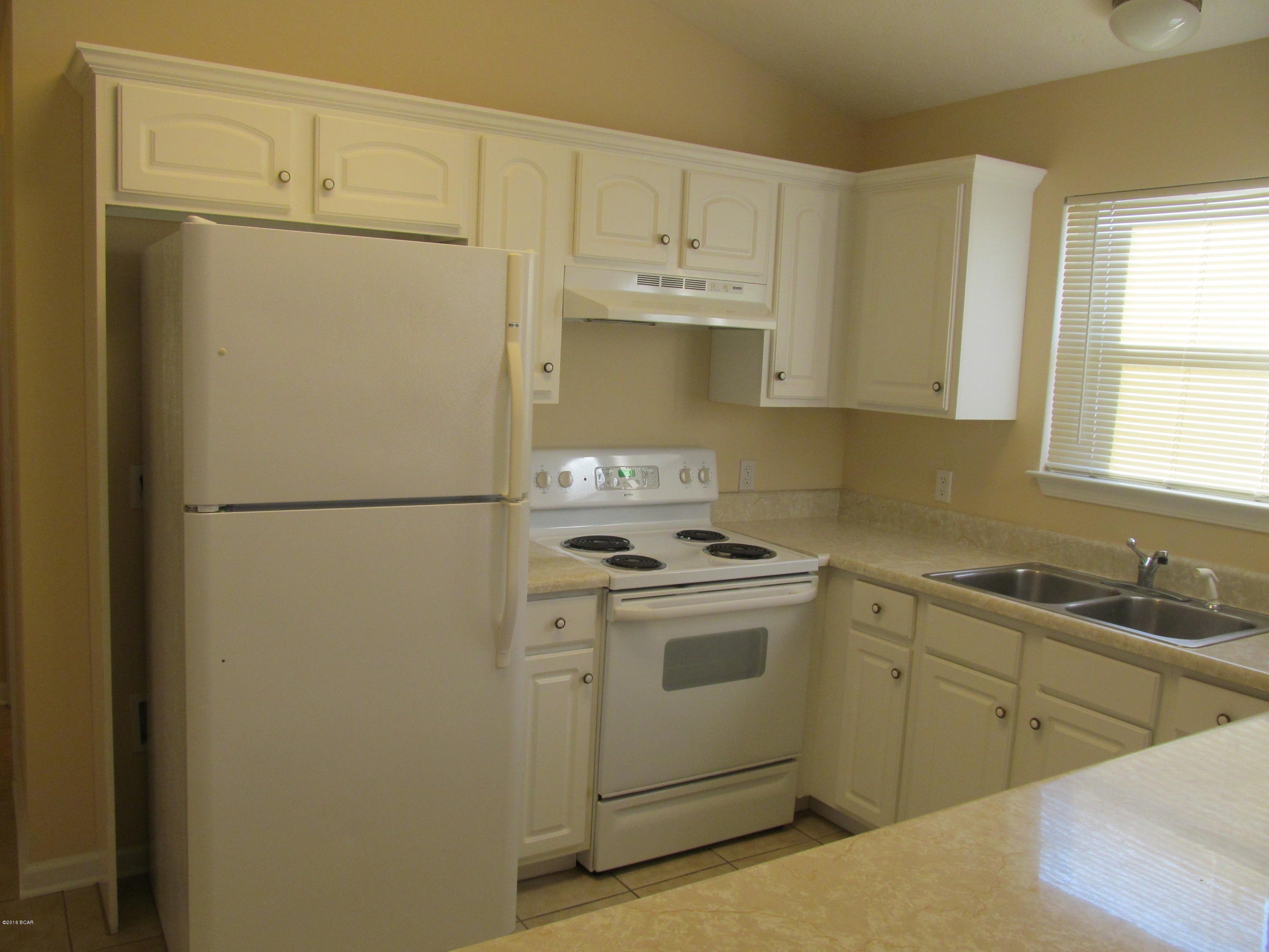 Palm Cove Phase II - Residential Lease