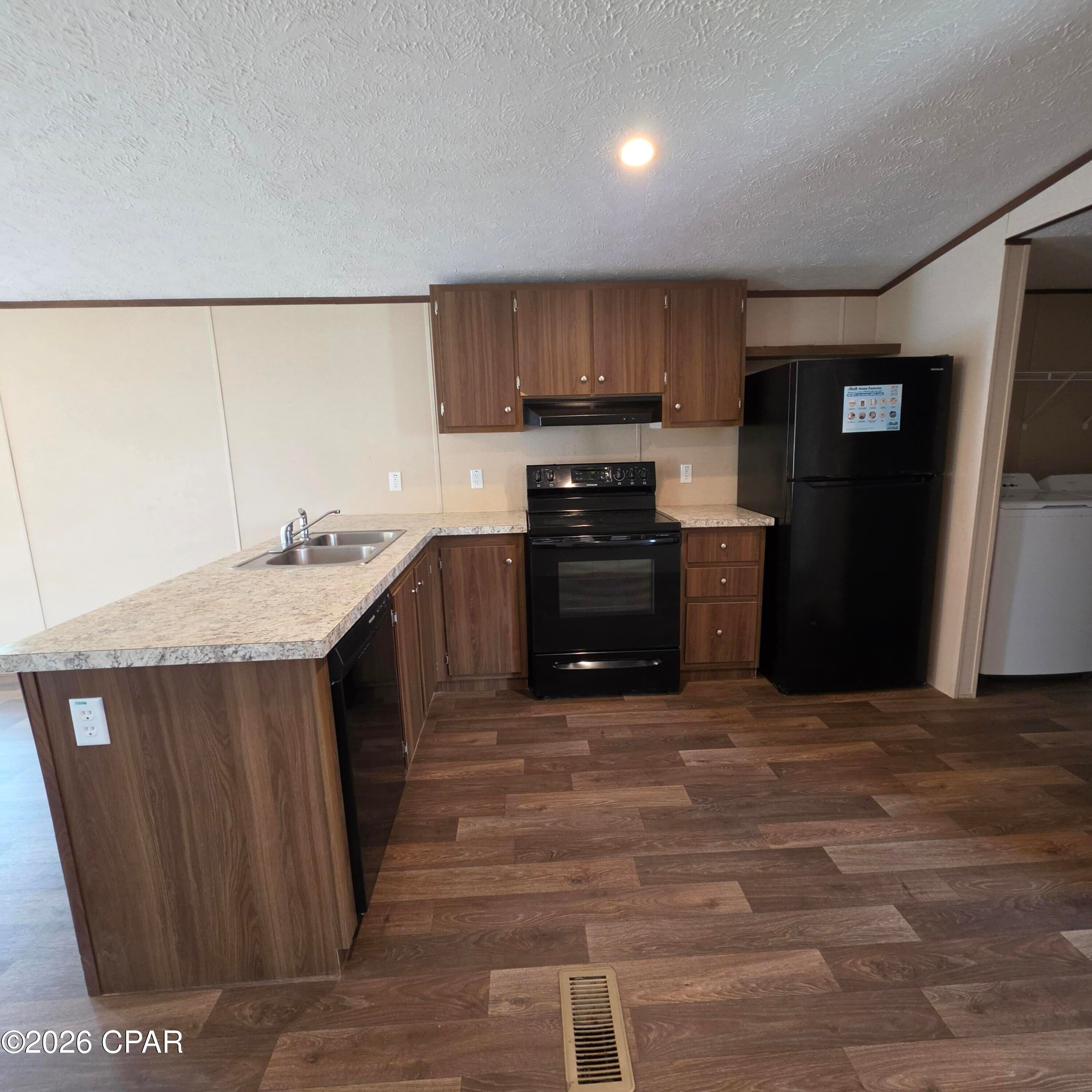 [No Recorded Subdiv] - Residential Lease