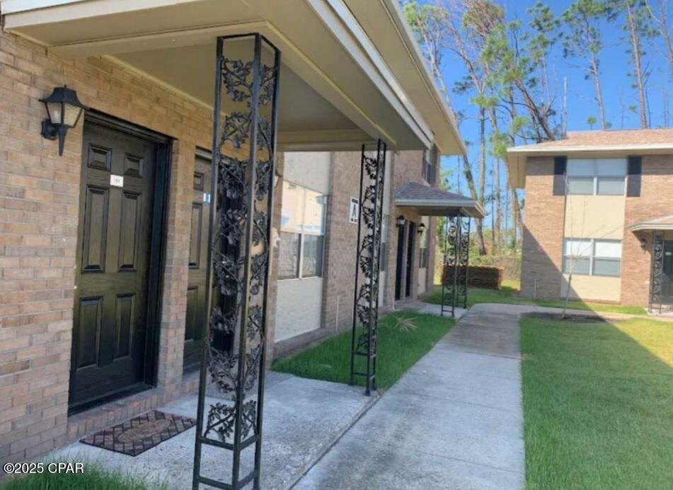 Your Cozy 2 Bedroom Townhome Awaits! Charming 2 Bedroom, 1 Bath Townhome in Havenwood, a peaceful community. Convenient Location near Shops, Schools, and more!
Minutes away from Historical Downtown, Marina, and Beautiful Beaches! After Hour Emergency Maintenance Available.