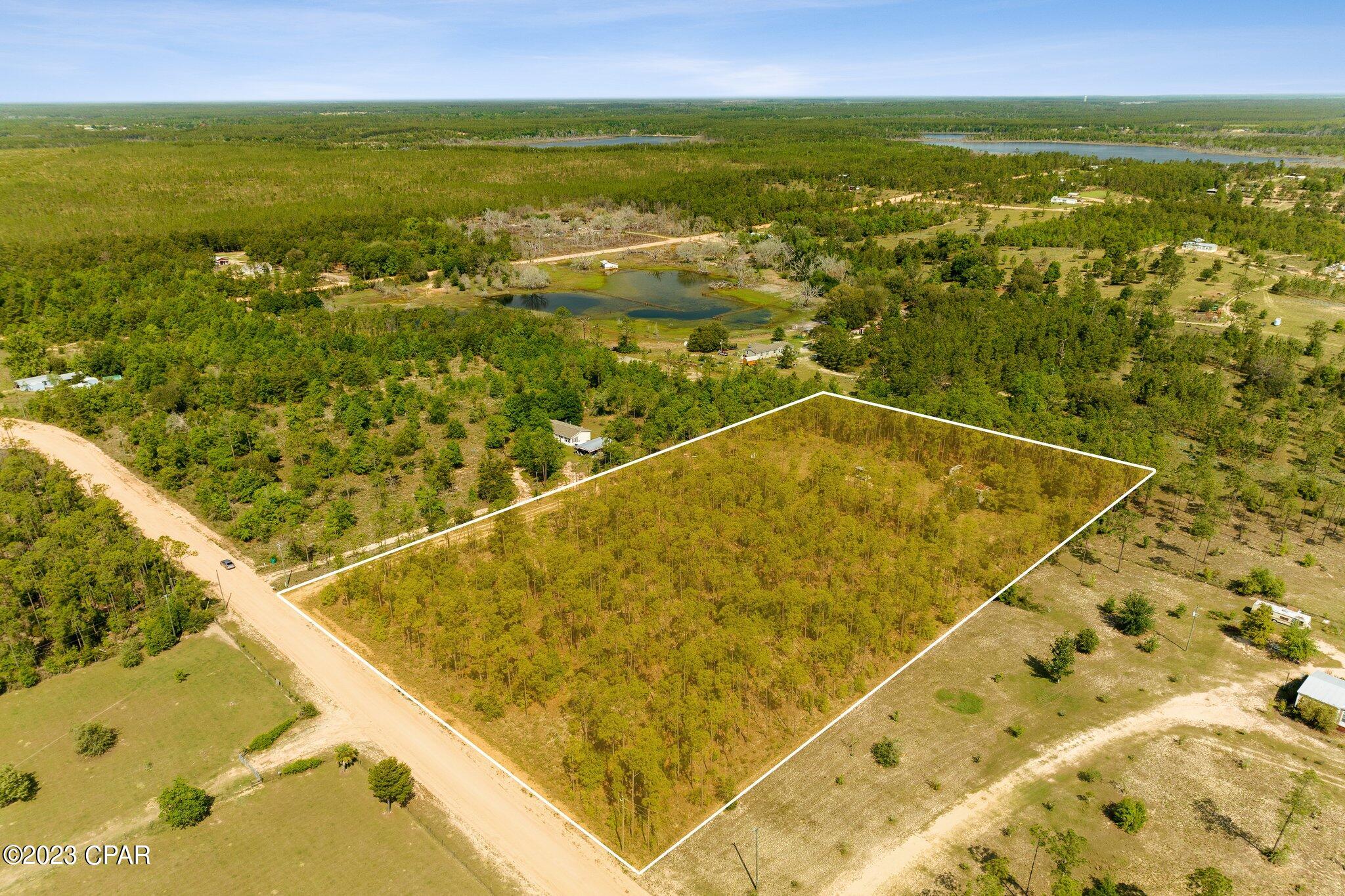 Come build your dream home or bring in your mobile home! Septic Private Well and Power exist on the property from a previous mobile home that used to be located on this lot. Located in the up-and-coming city of Chipley.