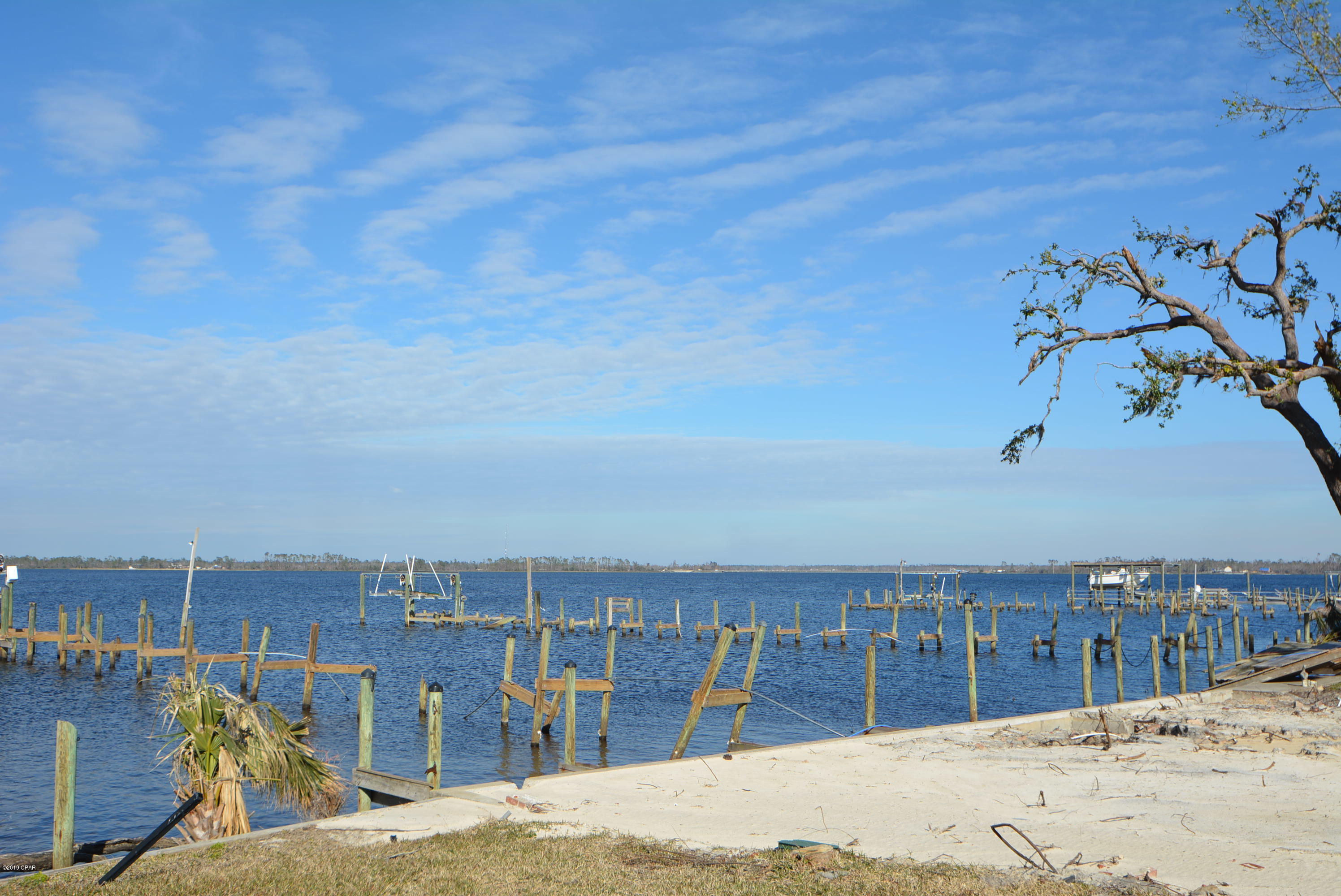 Tropical Bay - Land