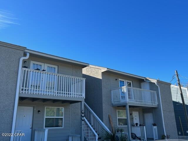 St Andrew's area just off BeckAve:  2 bedroom, 1 bath unfurnished upstairs unit.  Updated kitchen, new paint, new LVP flooring.



Sorry no pets!  Application process includes credit check, background check, rental references, employment or income verification