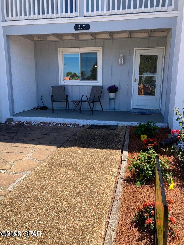 Townhouse in Lynn Haven. Wonderful location across the street from Leslie Porter Park. Great schools . Fenced in yard. Down stairs has Living/dining combination, half bath, and a nice kitchen and Laundry room. Fenced in back yard. Upstairs has 2 bedrooms and 2 full baths.