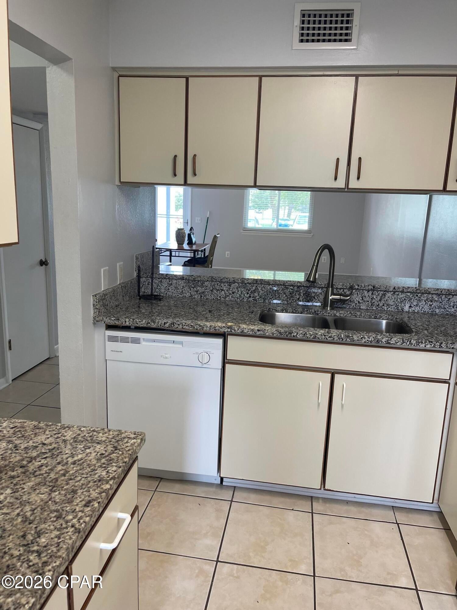 Bay Park Manor Replat - Residential Lease