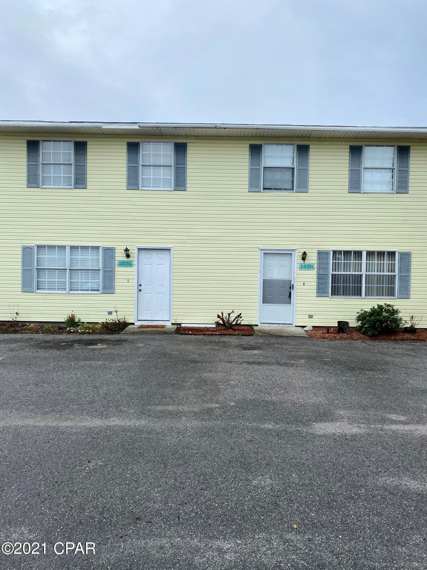 Great rental on west end of Panama City Beach. Unit has been renovated, stack washer/dryer. Credit Check, First, last, Security Deposit.