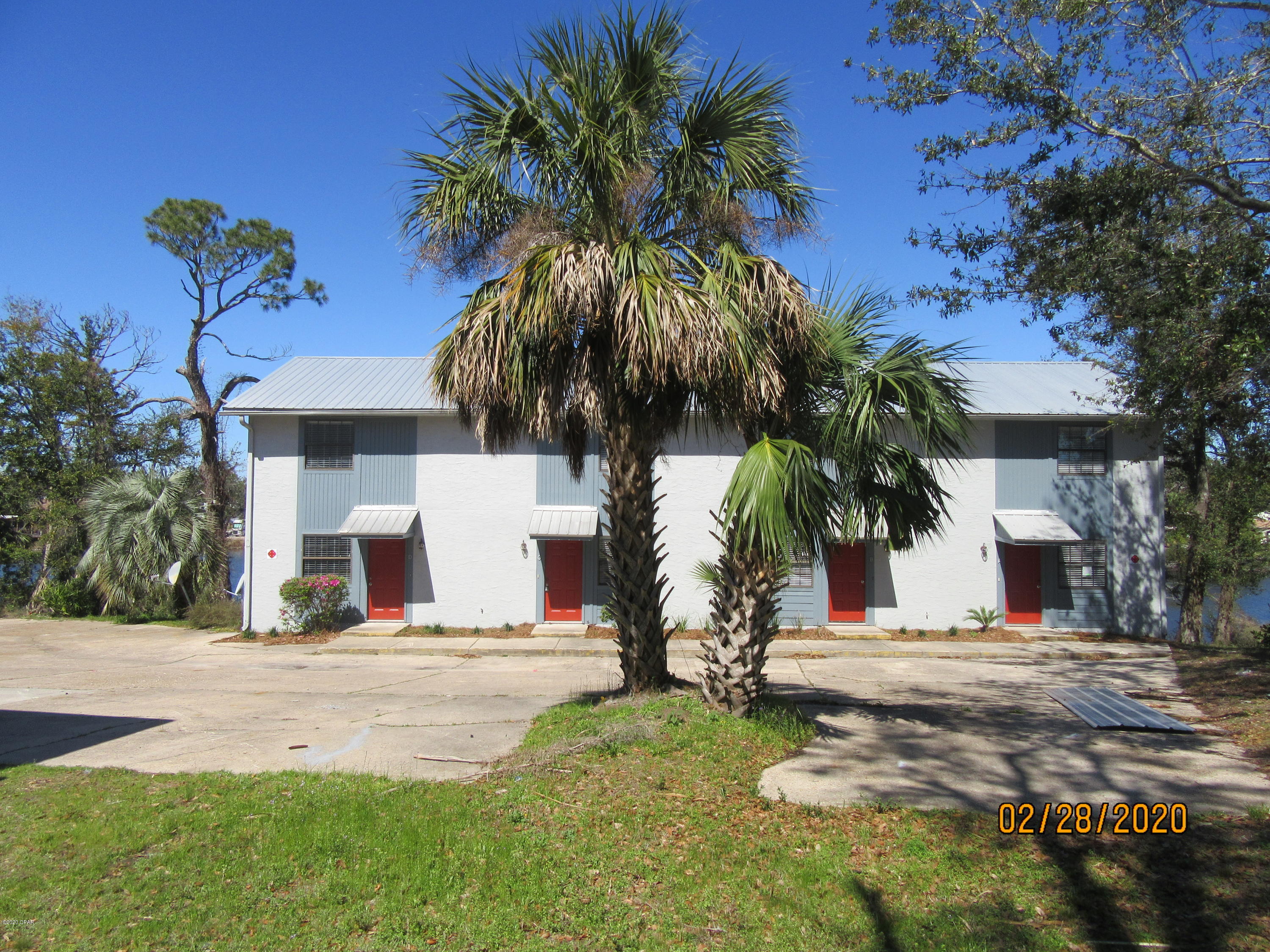 Located in the heart of historic St Andrews with water views ! Walking distance to harbor and restraunts.This newly remodled 2 bedroom 1.5 Bath Townhouse has carpet and tile throughout and washer/ dryer hookups. Back deck with view of Lake Ware.All property sizes and ages are approximate, please measure and/or verify if important.

School assignments are subject to change, please check with Bay County for most accurate information.

Deposit is the same as the rent.Pets NOT Allowed!
