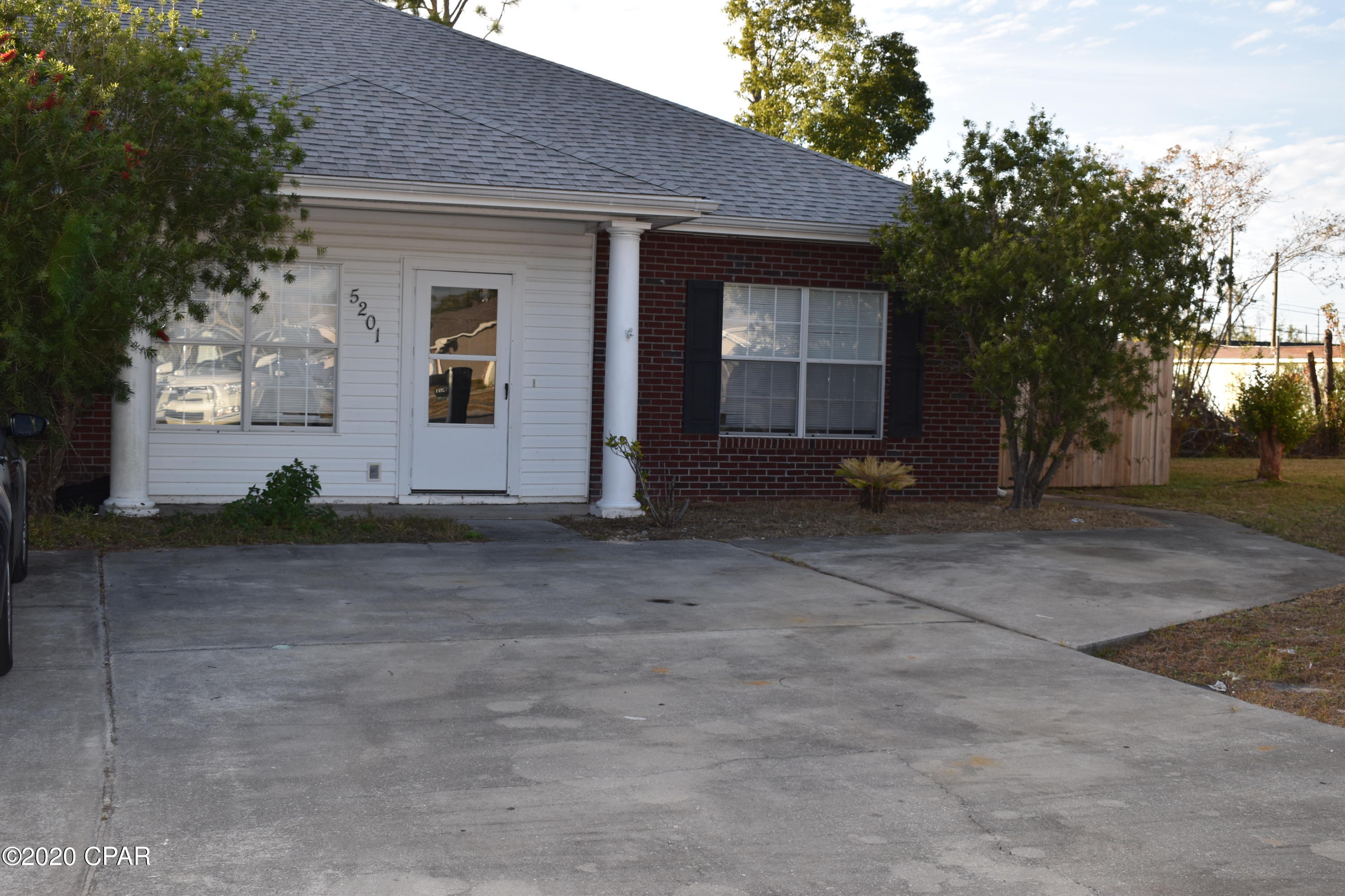 3 Bed 2 Bath townhouse off of Tyndall Parkway. End unit. Backyard is fully fenced, with small patio space, and firepit. Washer/Dryer hookups. Pet friendly with $200 non-refundable fee per pet. To view inside visit our website to submit your application. No application fee until you view and decide to move forward - then $30 per persons over 18yrs. Once your application is received and processed we will reach out to you to schedule a showing. APPLICATION IS REQUIRED PRIOR TO SHOWING.