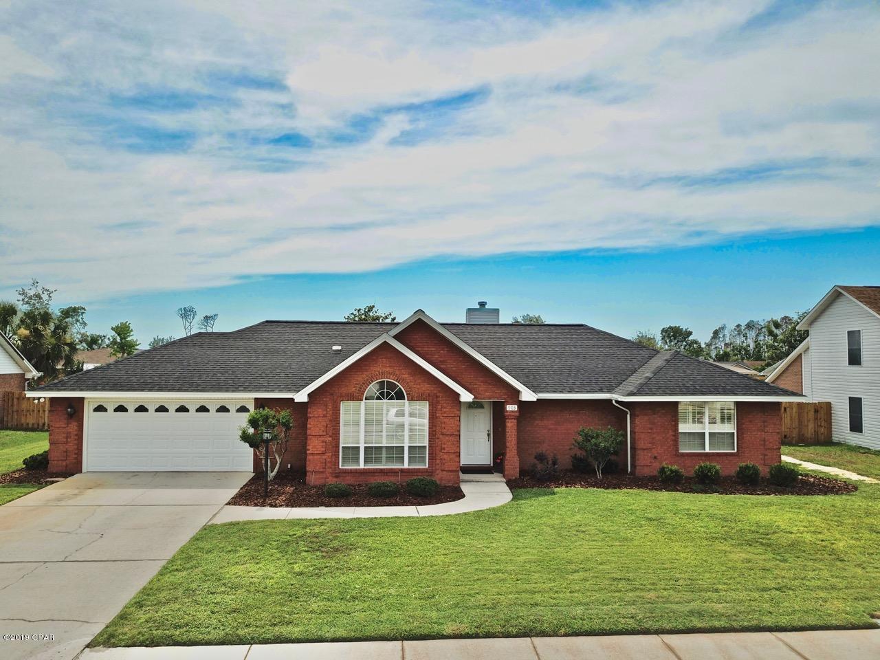 North Shore beauty with in-ground pool! Home is located in the highly sought after Candlewick Acres! This home is a must​​‌​​​​‌​‌​​​​‌​​‌​​​​‌‌ see.