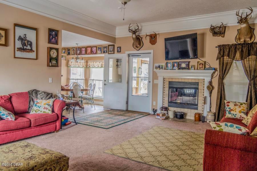 White Western Springs Unit 1 - Residential