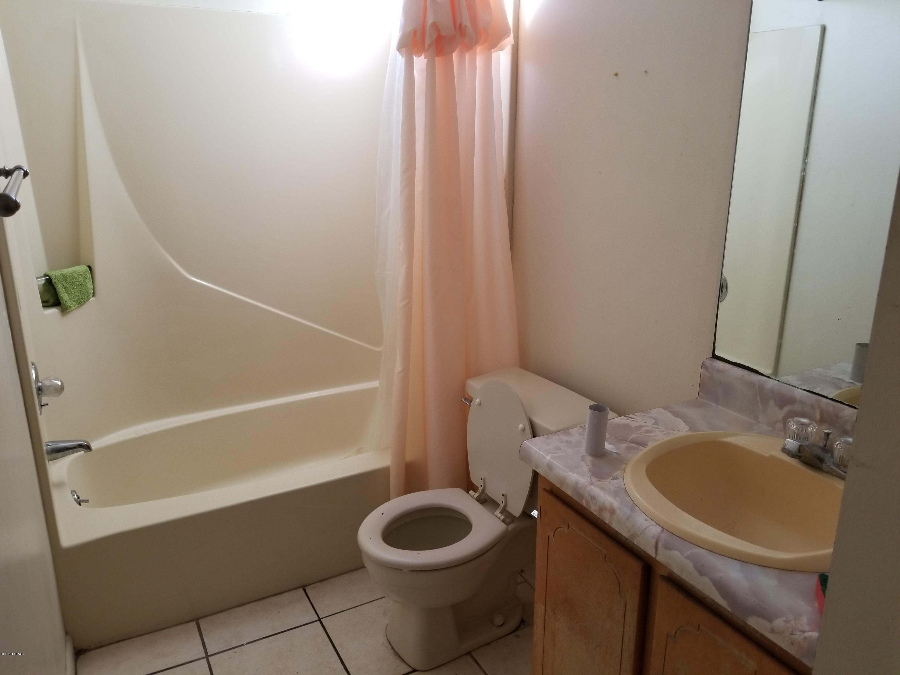 Shadow Bay Unit 2 Replat - Residential