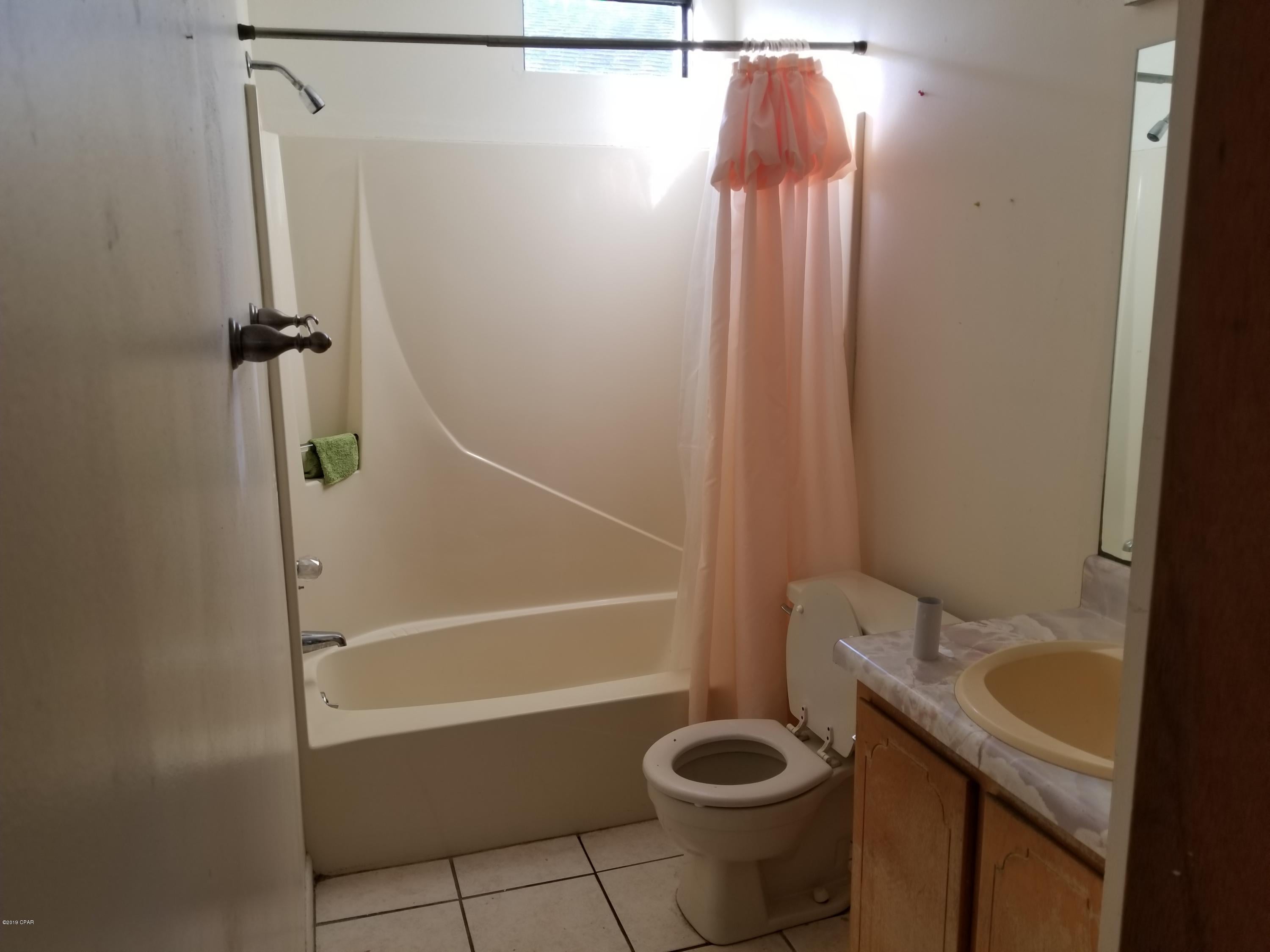 Shadow Bay Unit 2 Replat - Residential