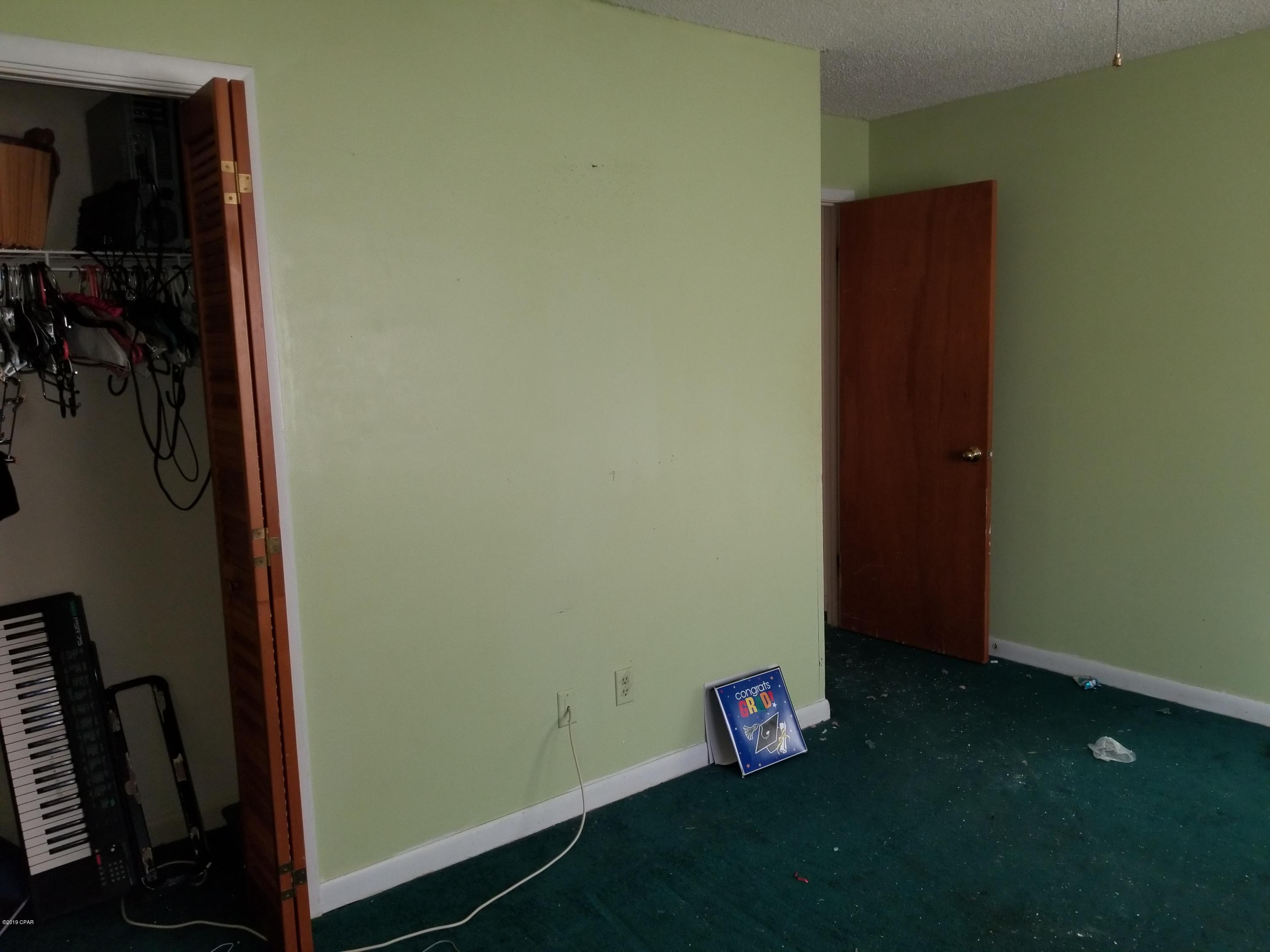 Shadow Bay Unit 2 Replat - Residential