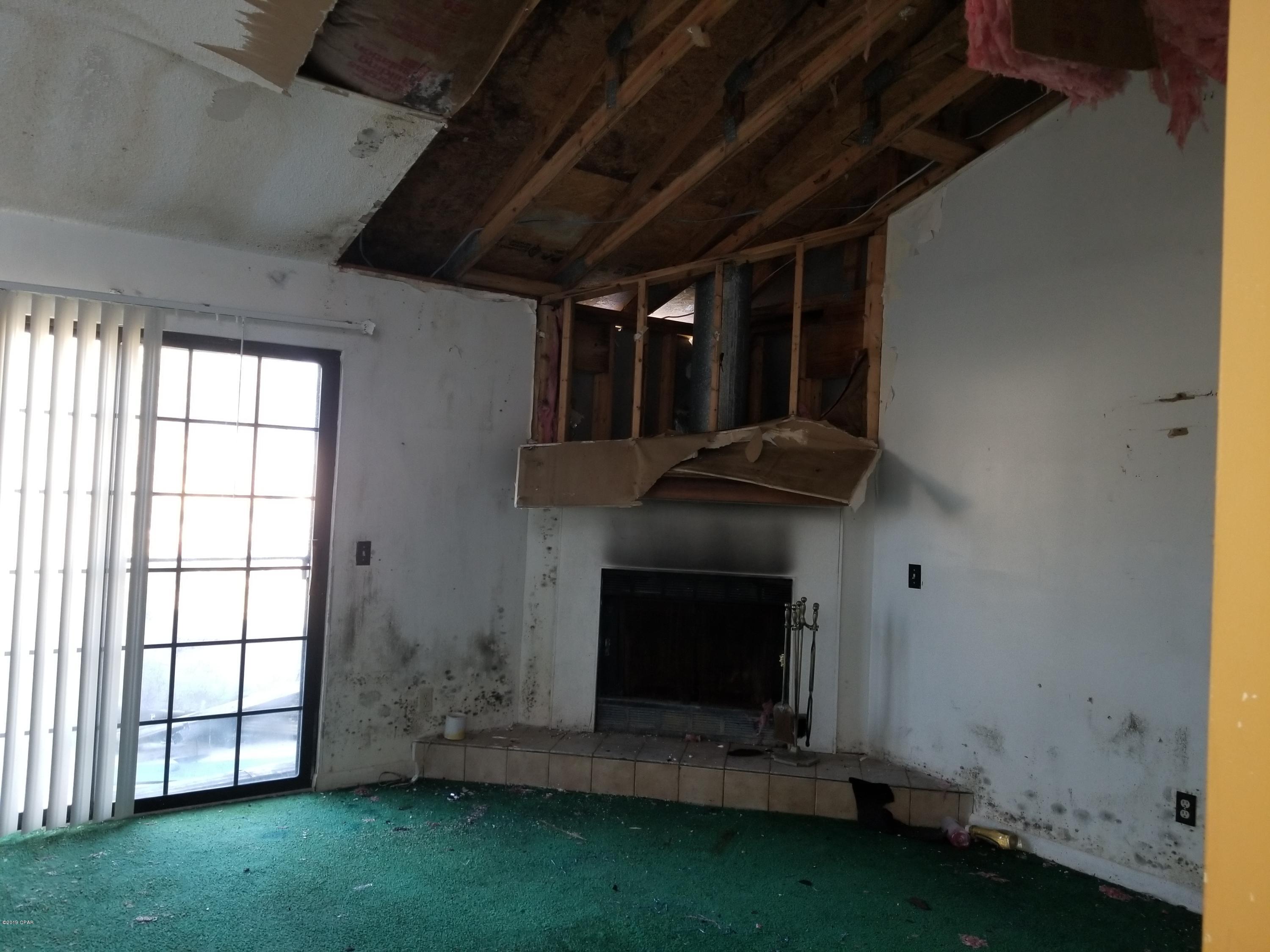 Shadow Bay Unit 2 Replat - Residential