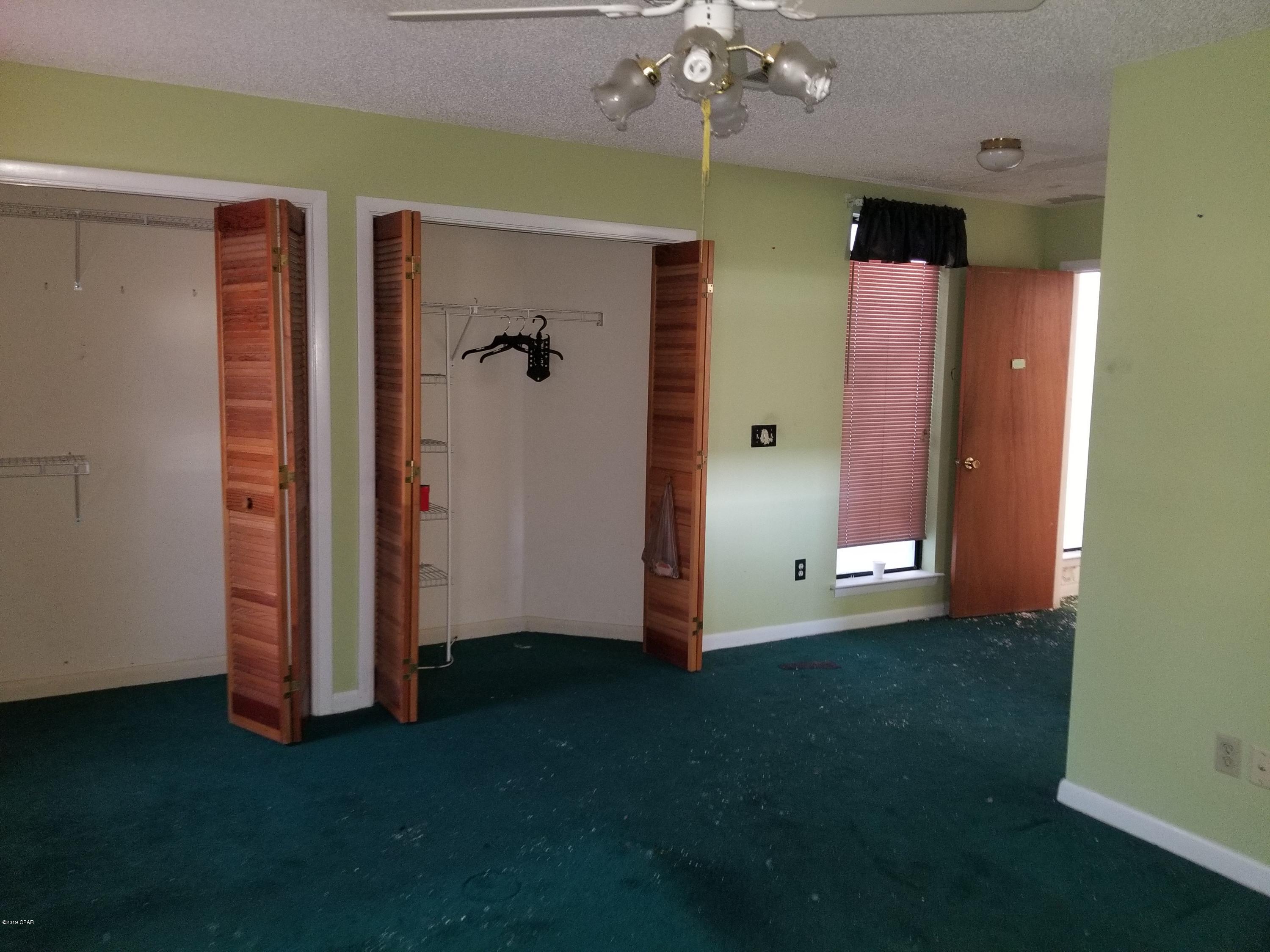 Shadow Bay Unit 2 Replat - Residential