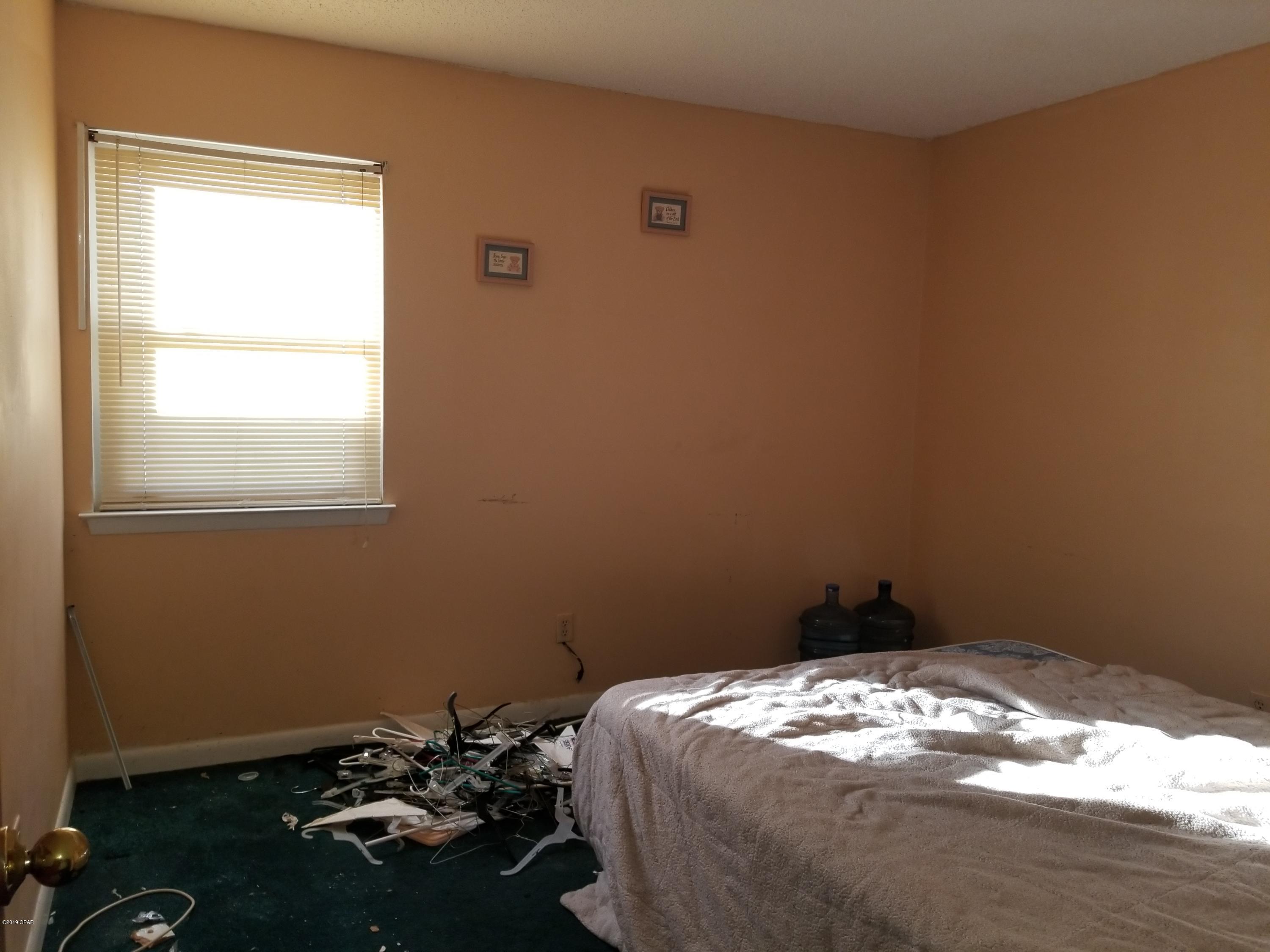 Shadow Bay Unit 2 Replat - Residential