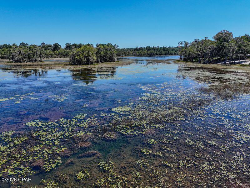 Paradise Lakes - Land