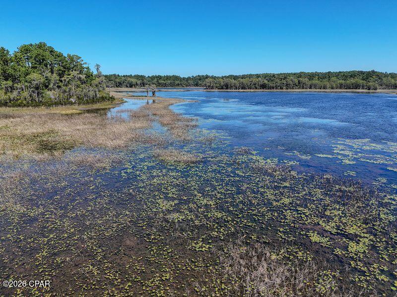 Paradise Lakes - Land