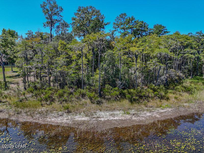 Paradise Lakes - Land
