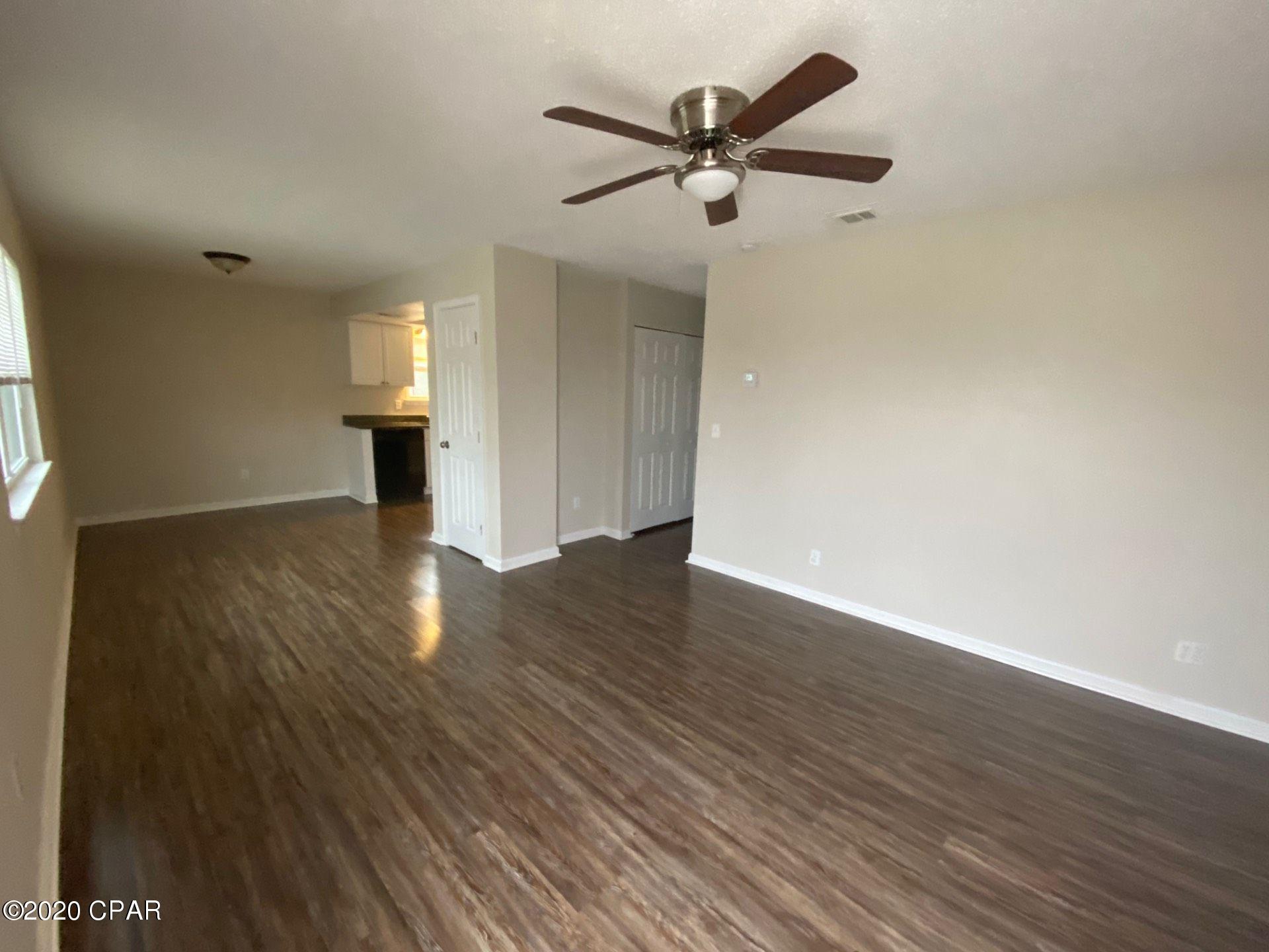 *EAST GARDEN APARTMENTS*



This apartment offers 2 Bedrooms and 2 baths, located in Springfield. Upstairs unit with an open kitchen with granite counter-tops and all-electric appliances. Bathrooms have granite counter-tops as well. W/D hookups.