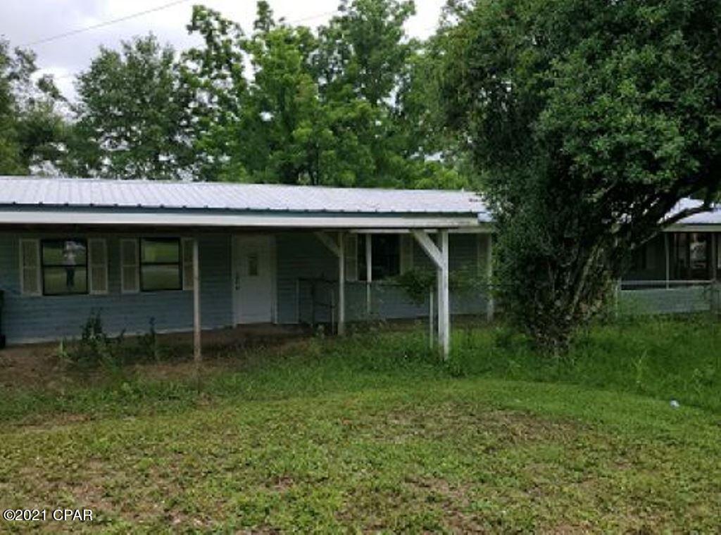 AUCTION. Perfect opportunity to create your country retreat. Handyman special located in

this rural setting has ample room with 2 beds, 2 baths, dining area, and a

converted garage for additional space. The attached deck; front porch; and

spacious fenced yard offer room for all your outdoor activities. Imagine all the

 possibilities as you restore this gem. CAUTION deck stairs may not be stable.

CAUTION MOLD may be present. Home needs major repairs, schedule your visit and

make an offer.