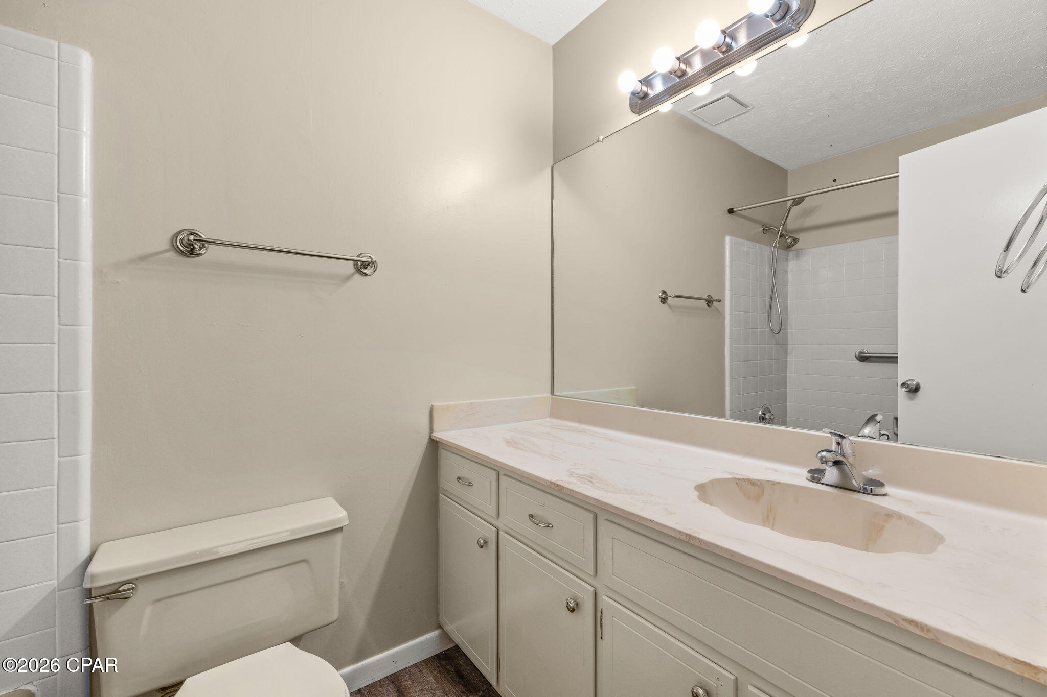 Cedar Cove Apts - Residential
