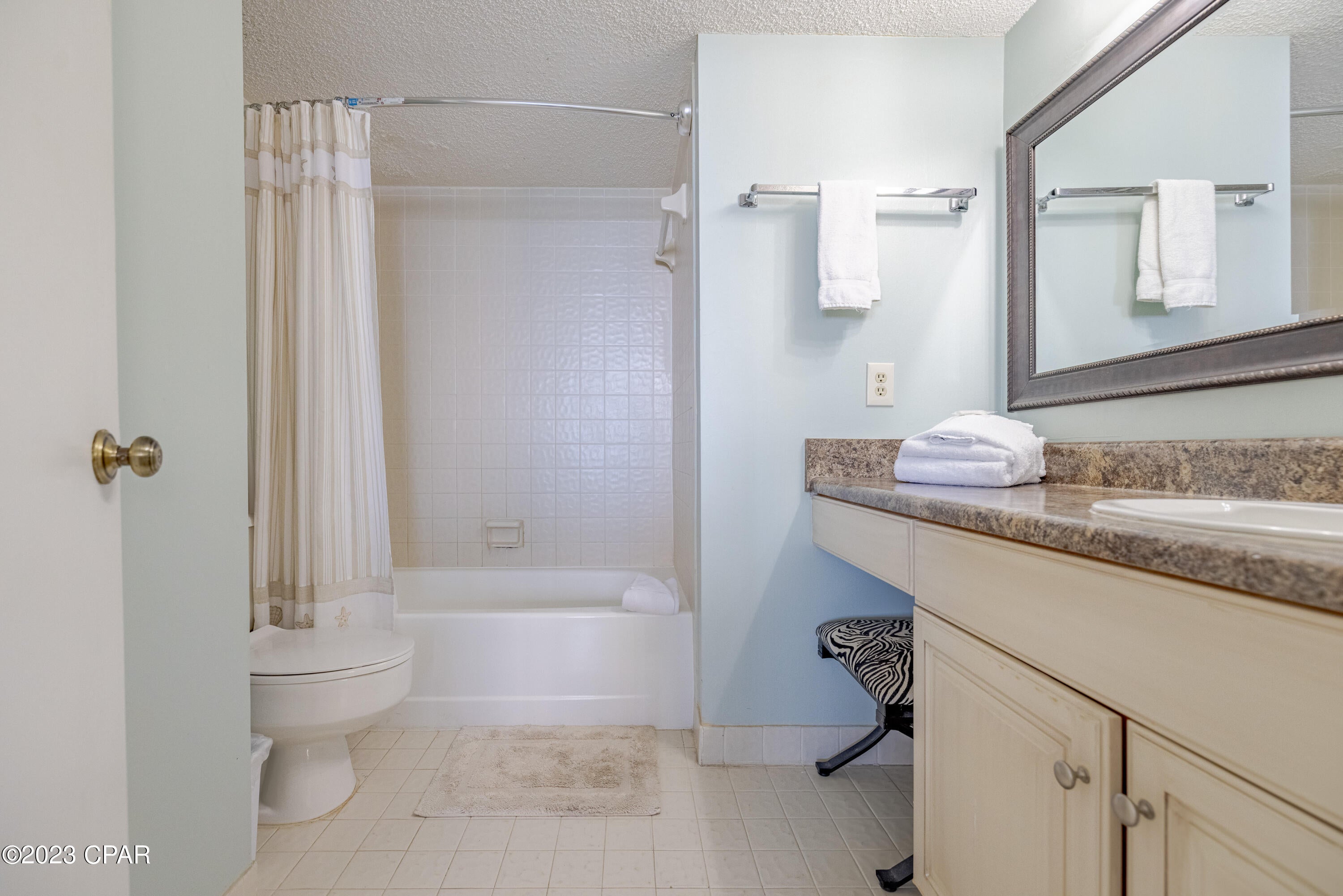 Summerhouse Condo. - Residential