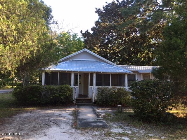 2bd, 2ba with large bonus room, front porch on a large lot; New carpet & vinyl flooring, new kitchen counters, new gas stove/oven, new frig. New metal roof. Sorry, No pets.
