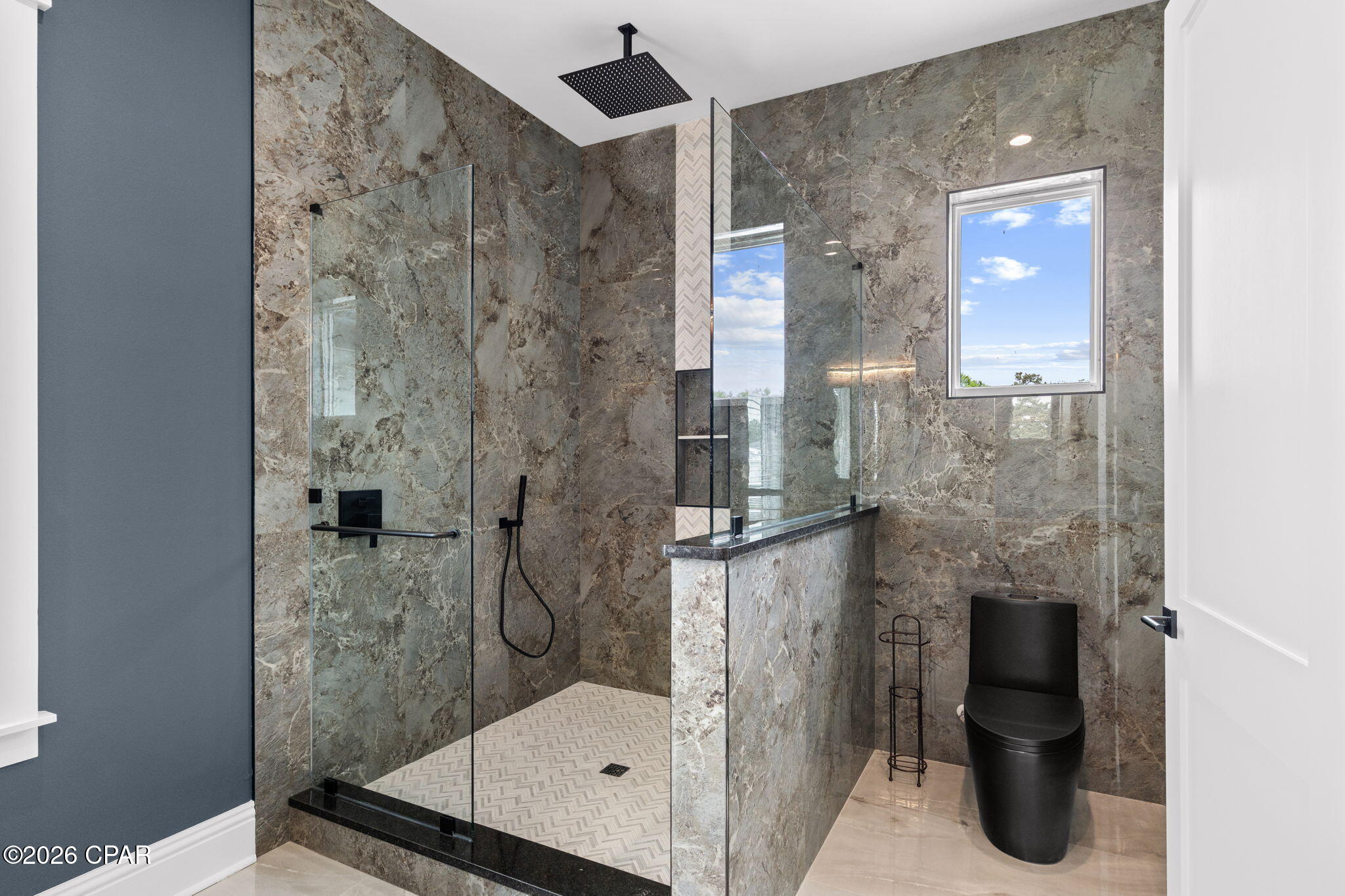 Laguna Beach Estates 7th Add - Residential