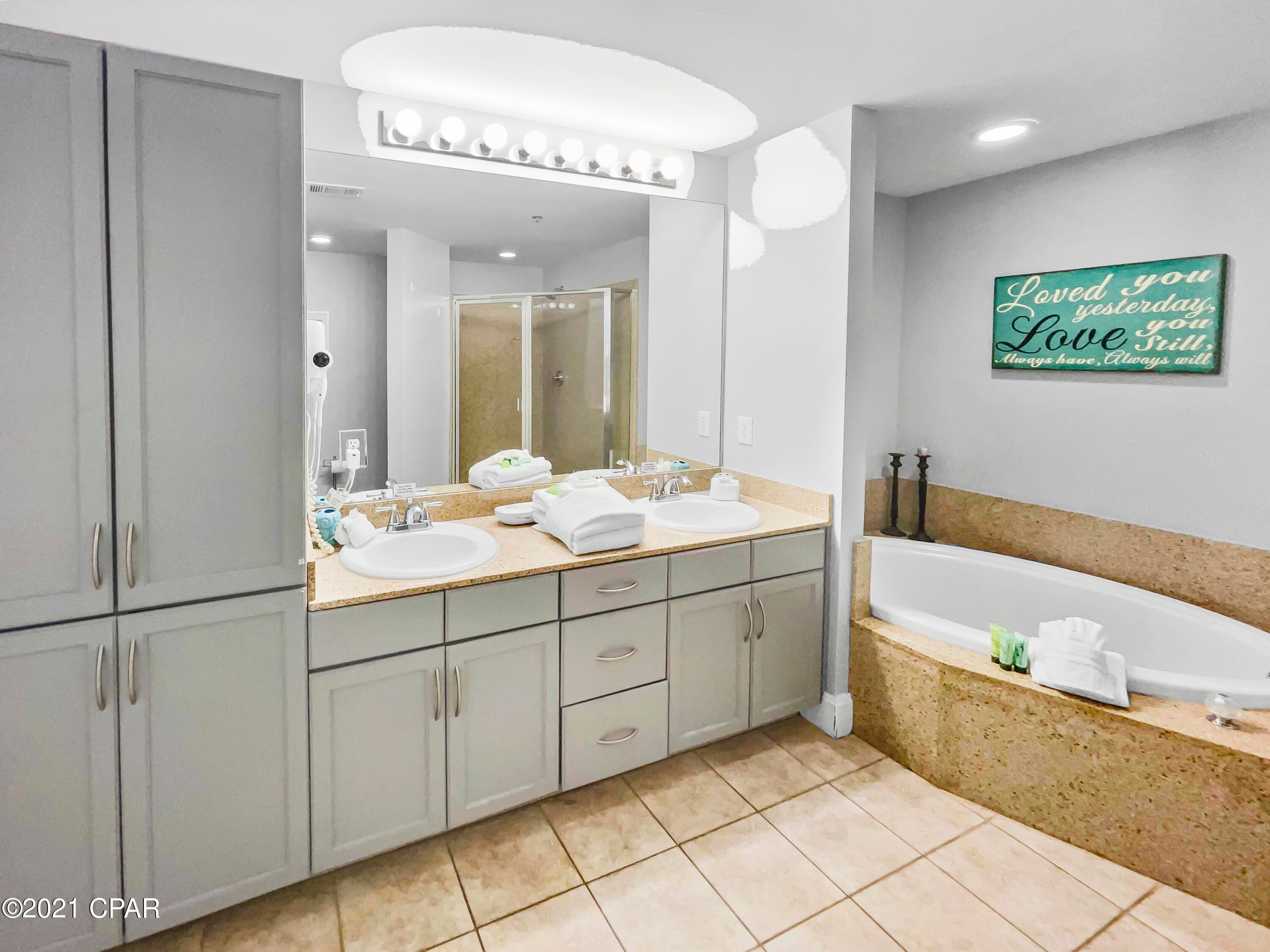 Laketown Wharf - Residential