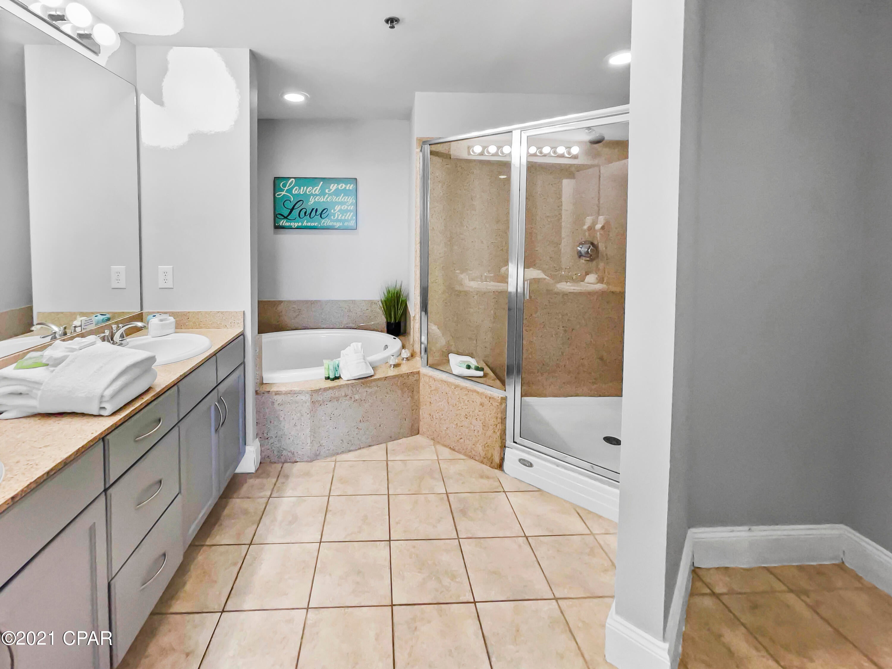 Laketown Wharf - Residential