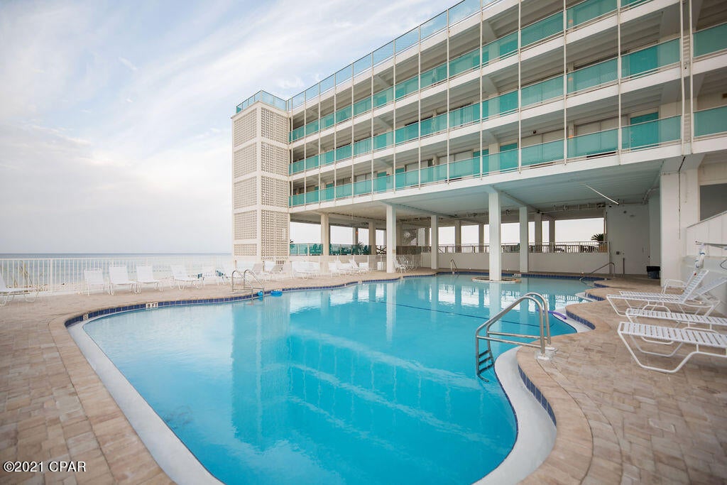 Fontainebleau Terrace - Residential