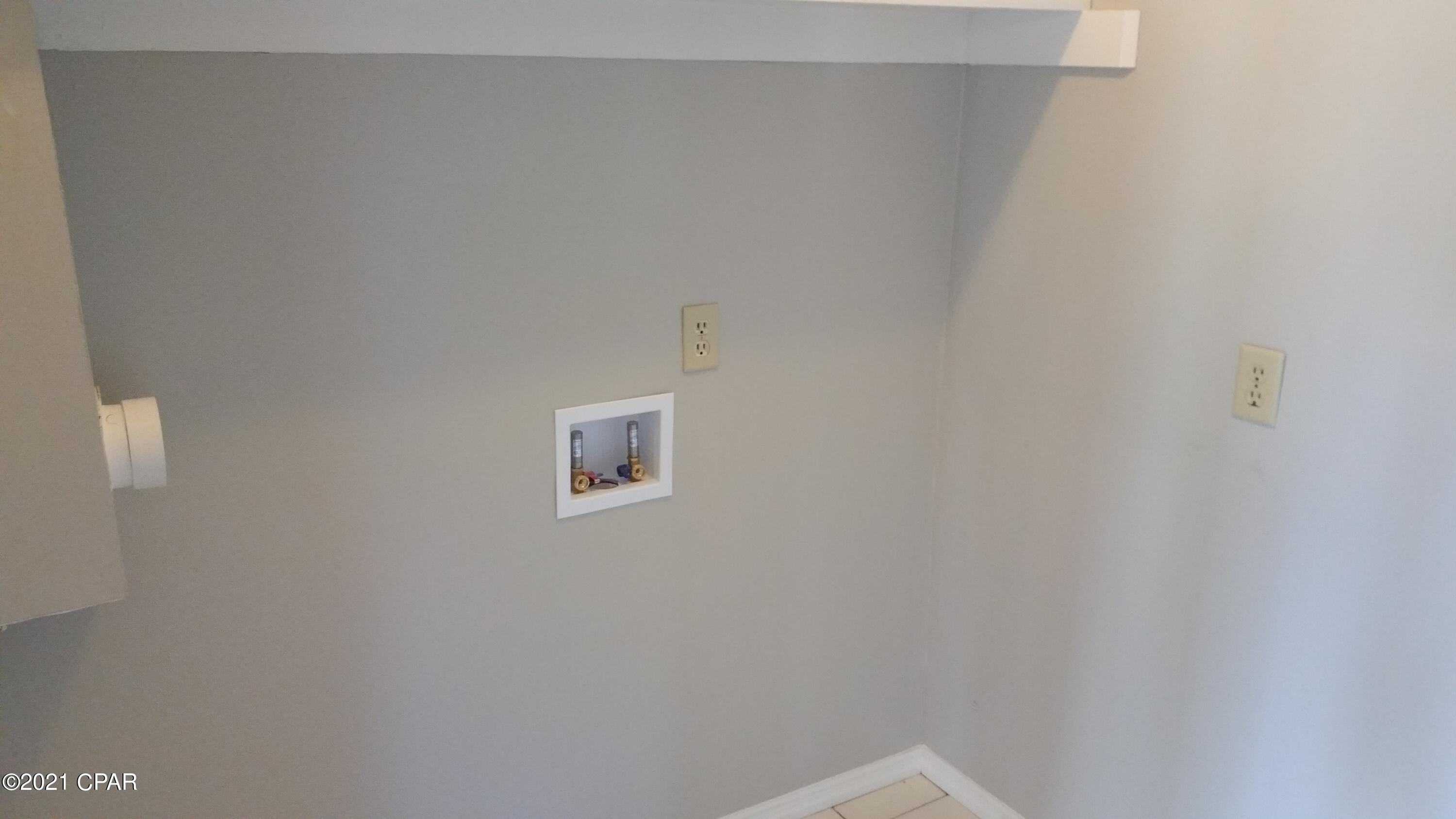 Venetian Villa 1st Add Replat - Residential