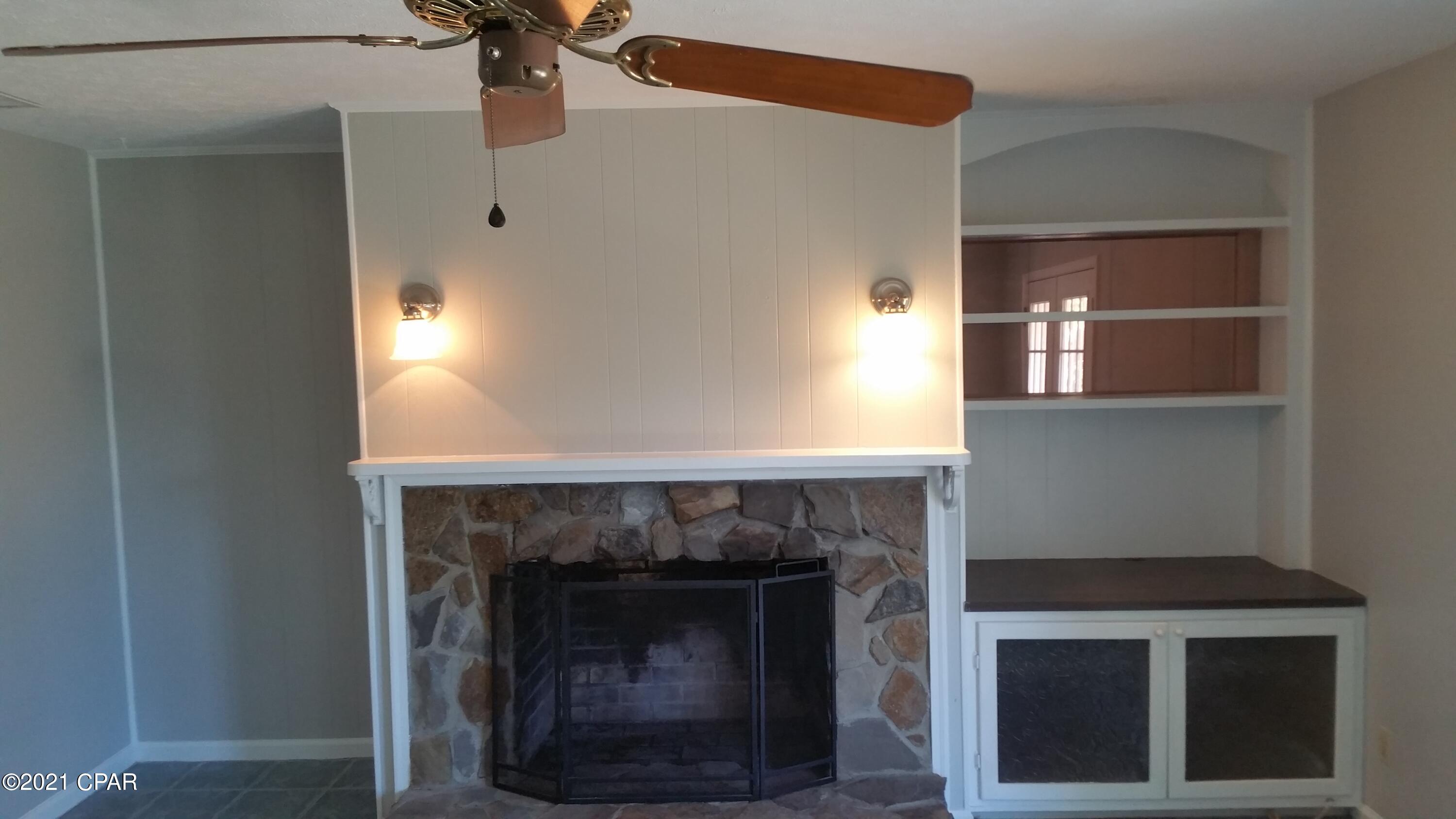 Venetian Villa 1st Add Replat - Residential