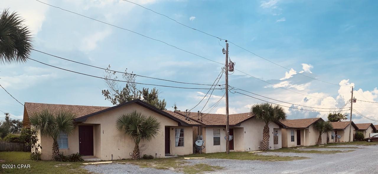1 bedroom, 1 bath conveniently located to shops. Some units have ceramic tile, and some have vinyl flooring through out. W/D hookups, water/sewage/trash included.



*NO PETS*