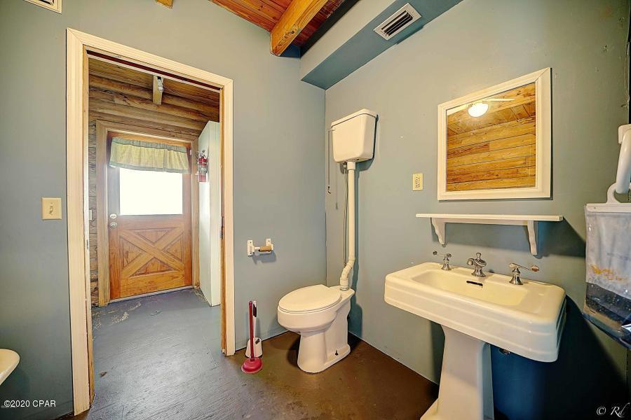 Creek Hollow Estates Unit - Residential Lease