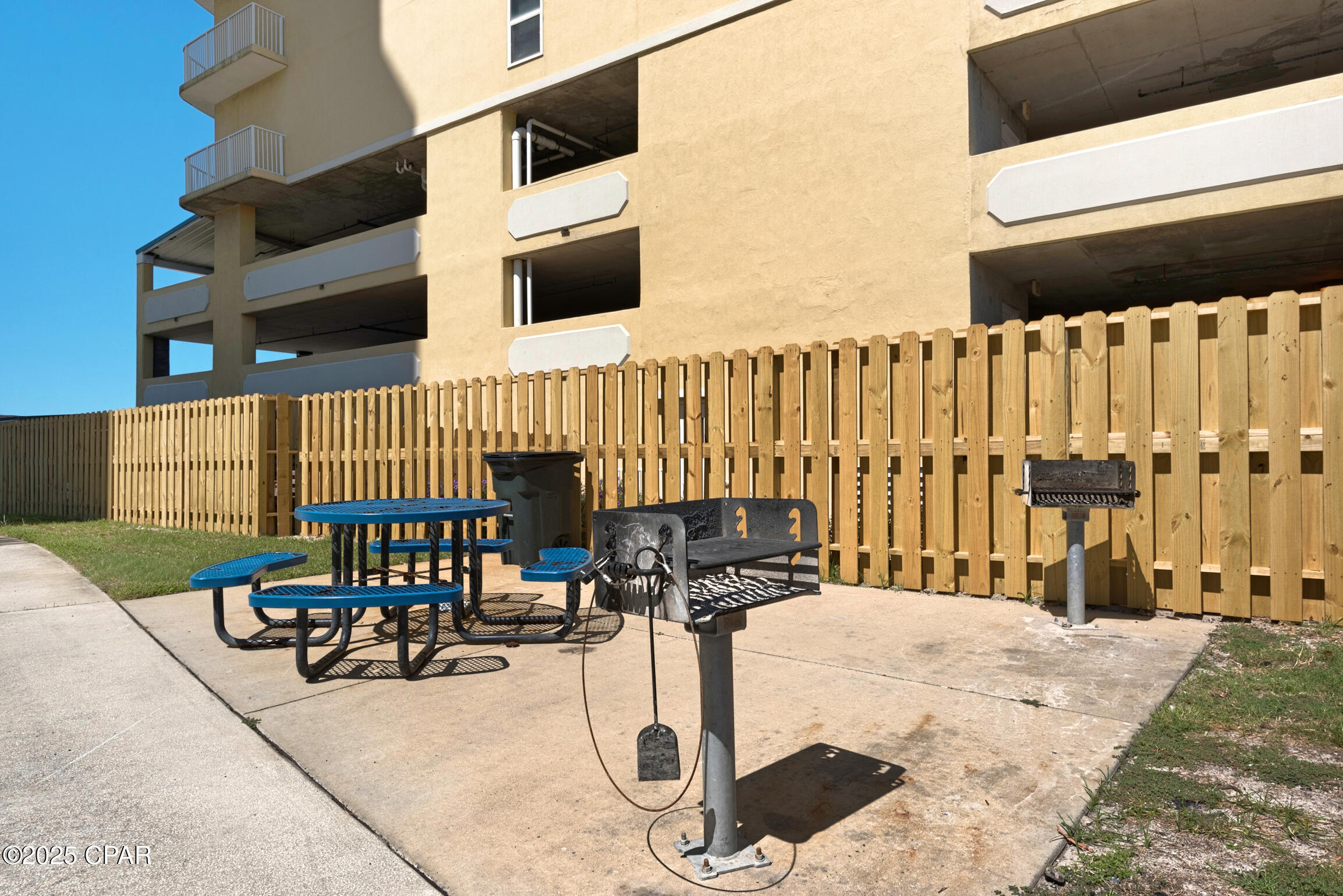 Long Beach Towers I - Residential