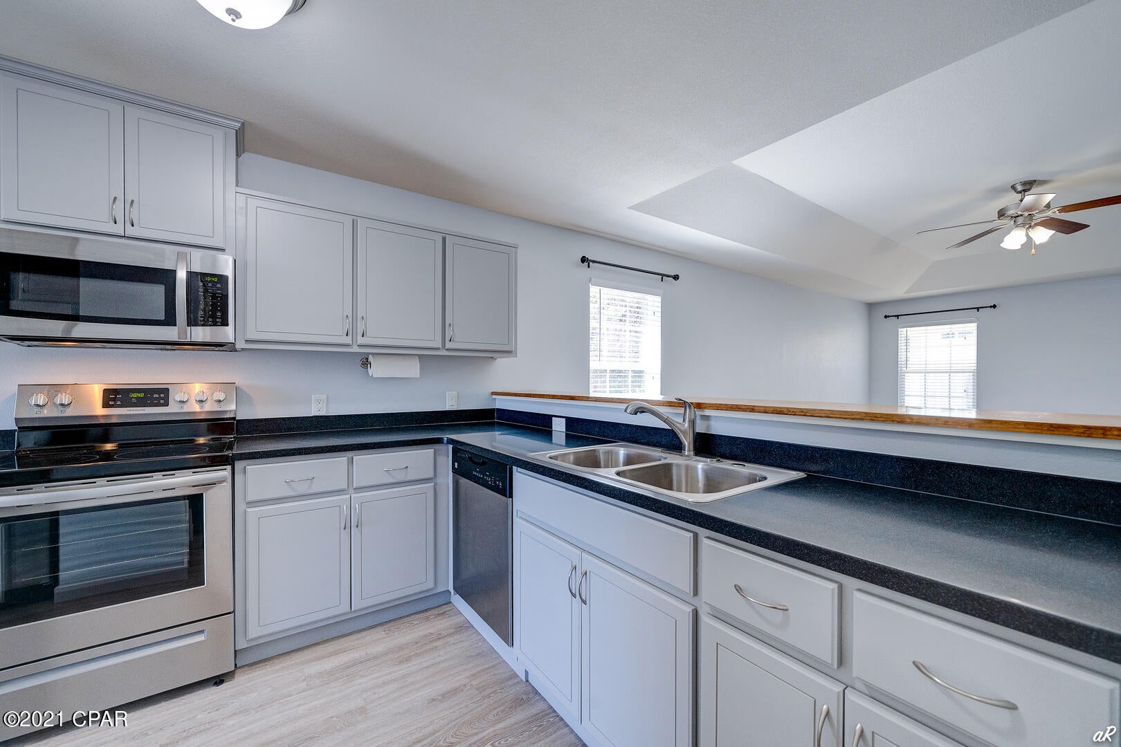 Woodlawn Village Ph 1 - Residential Lease