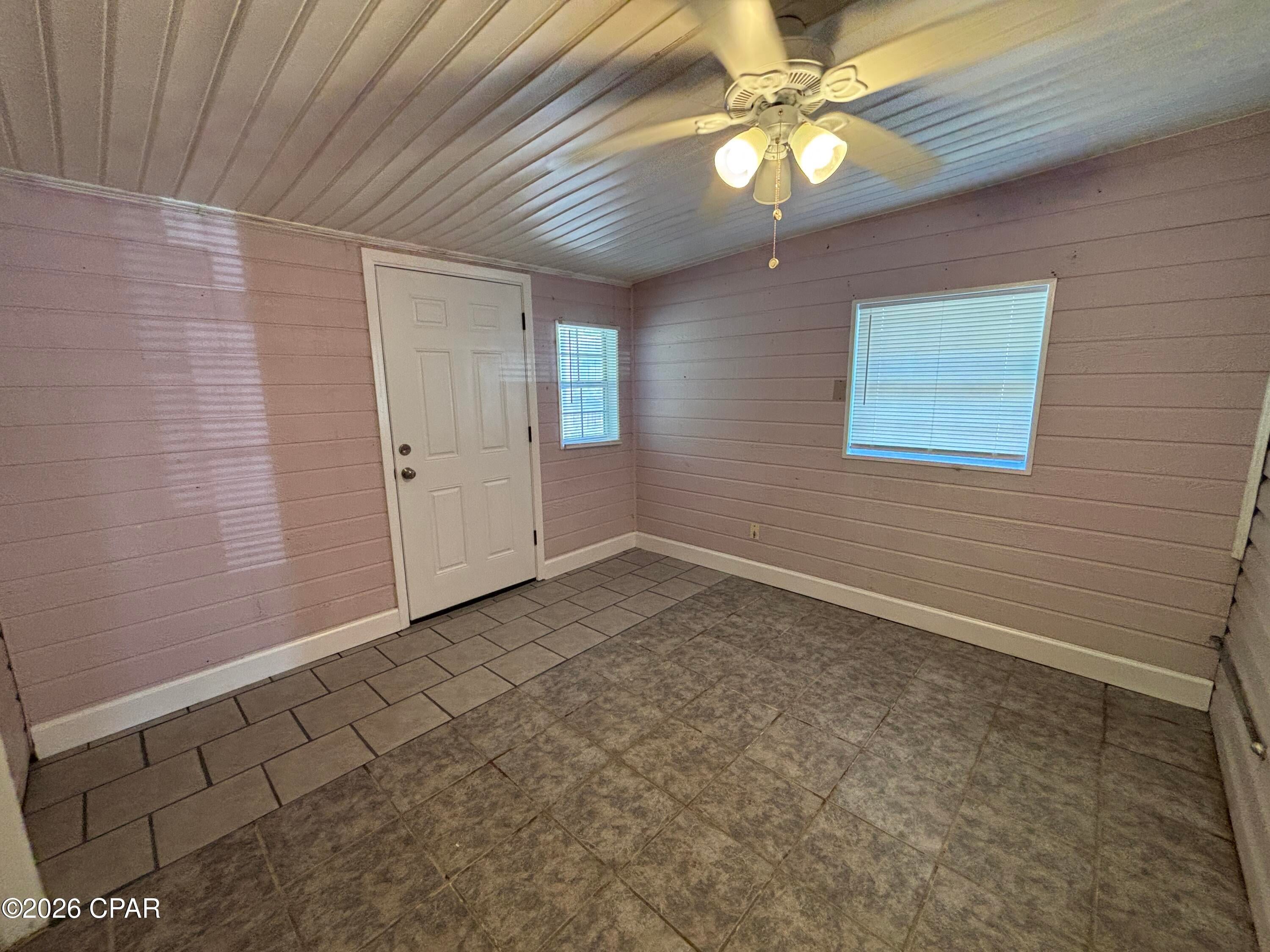 [No Recorded Subdiv] - Residential Lease