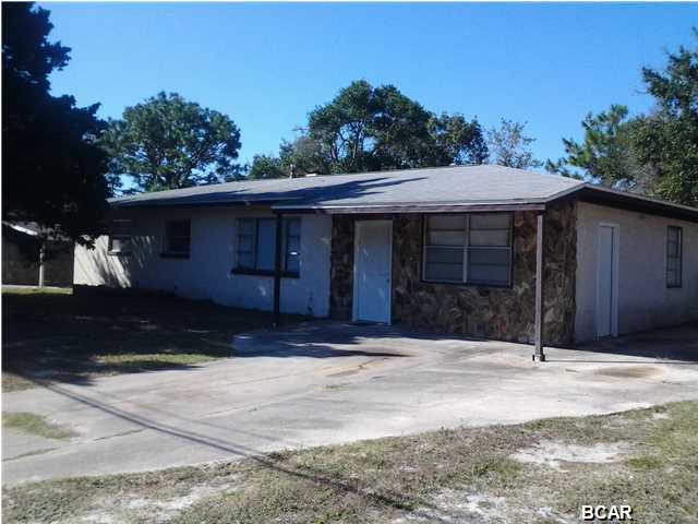 LOCATION!!! Less than 10 minutes drive to TAFB, shopping, schools, restaurants, etc. All this and more! 3/2 approx. 1,056 sf. House has been recently refurbished to include carpet, flooring, appliances & more. Nice large lot with fenced in back yard that backs up to Flight Ave. Recreational Park.