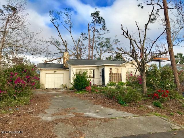 **CURRENTLY UNDER CONTRACT, SELLER ACCEPTING BACKUP OFFERS**

Great Investment Opportunity!

Home located on a large lot in the heart of Panama City. The home itself does need some repairs and/or replacements on different items of the home. Would  make the perfect flip, or repair and rent it ! This is one that will go fast, do not delay if you might be interested. All measurements are estimated. Please verify.