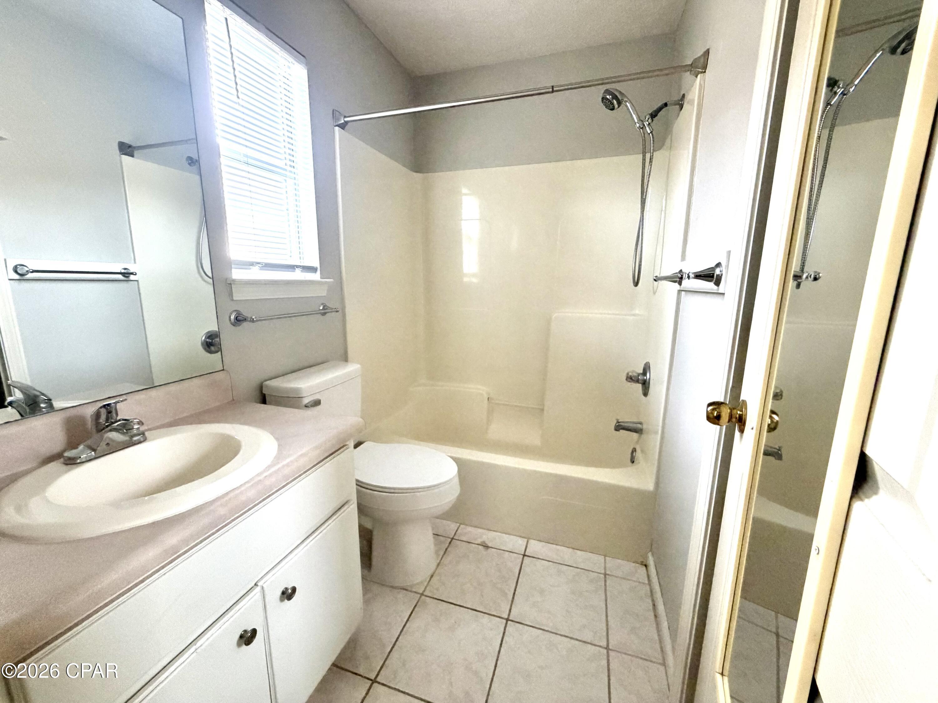 Pine Tree Place Unit 1 - Residential