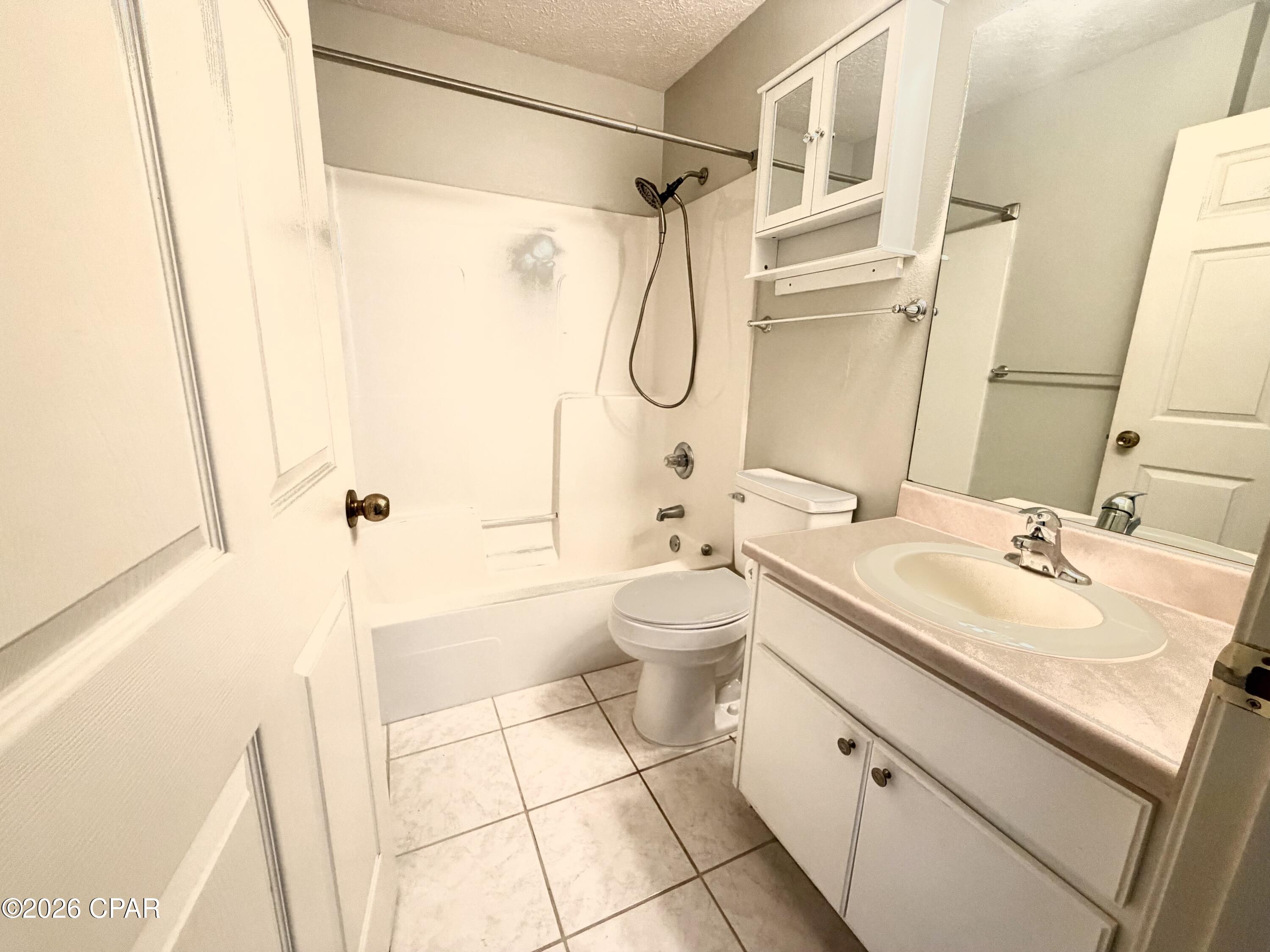 Pine Tree Place Unit 1 - Residential