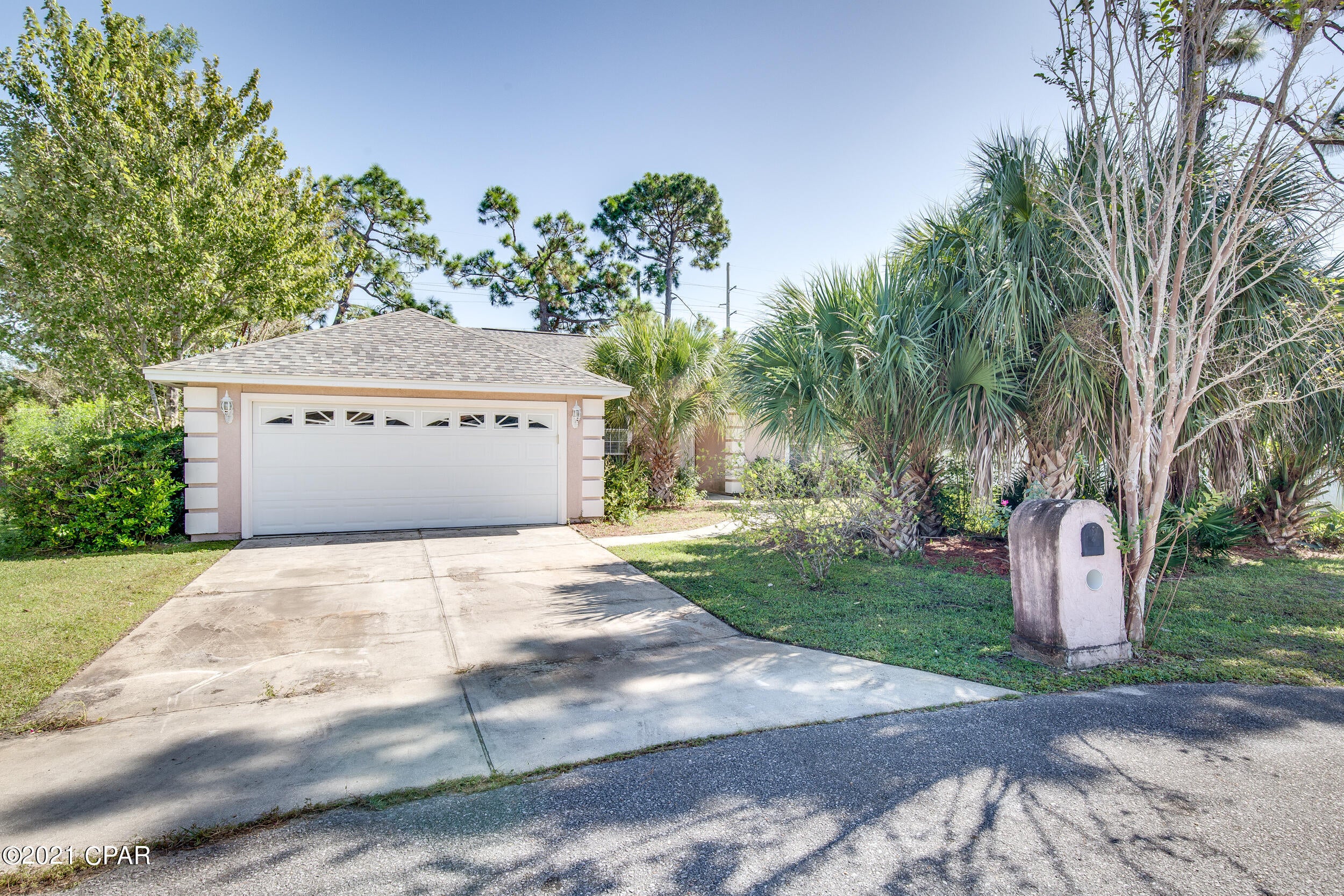 **CURRENTLY UNDER CONTRACT, SELLER ACCEPTING BACKUP OFFERS** **NO HOA** Nestled on a cul-de-sac in the Hidden Pines neighborhood, this 3BR/2BA is available now. Located close to the Navy Base and  beaches, this would be a fantastic home for a first-time homebuyer, young family, retiree or even a great rental property. Make an appointment to view this one today!