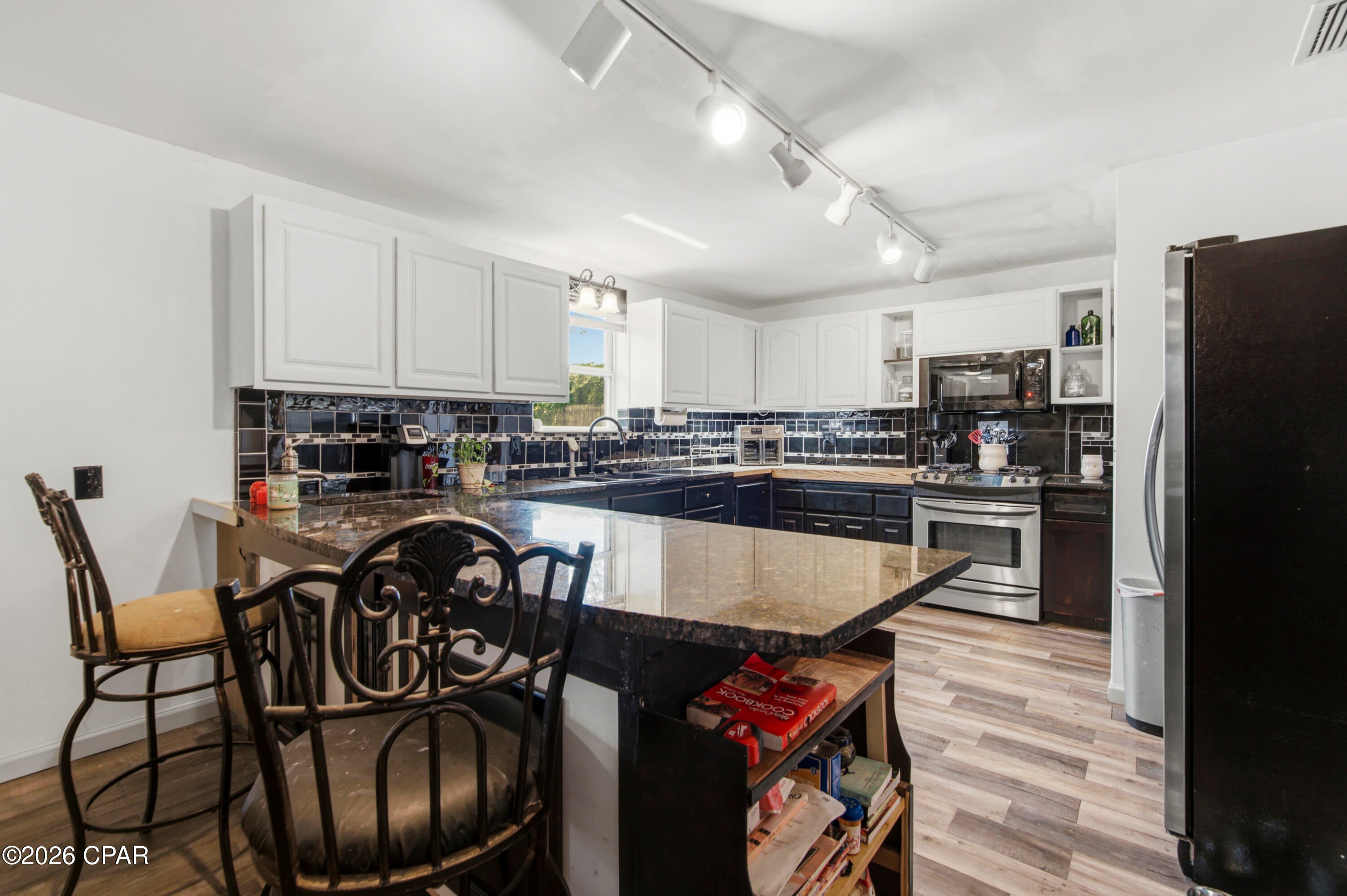 Pretty Bayou Hts 2nd - Residential