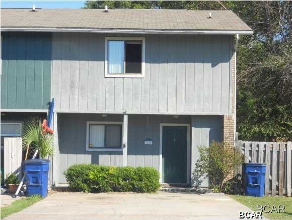 Good-sized end unit centrally located in St. Andrews near North Bay Haven Charter Academy. This townhouse has 3 bedrooms and 2.5 baths on two floors. First floor is completely tiled with large living area. Sliding glass door opens to fenced in back yard. Washer/Dryer hookups. Dogs are allowed; breed restrictions apply.
