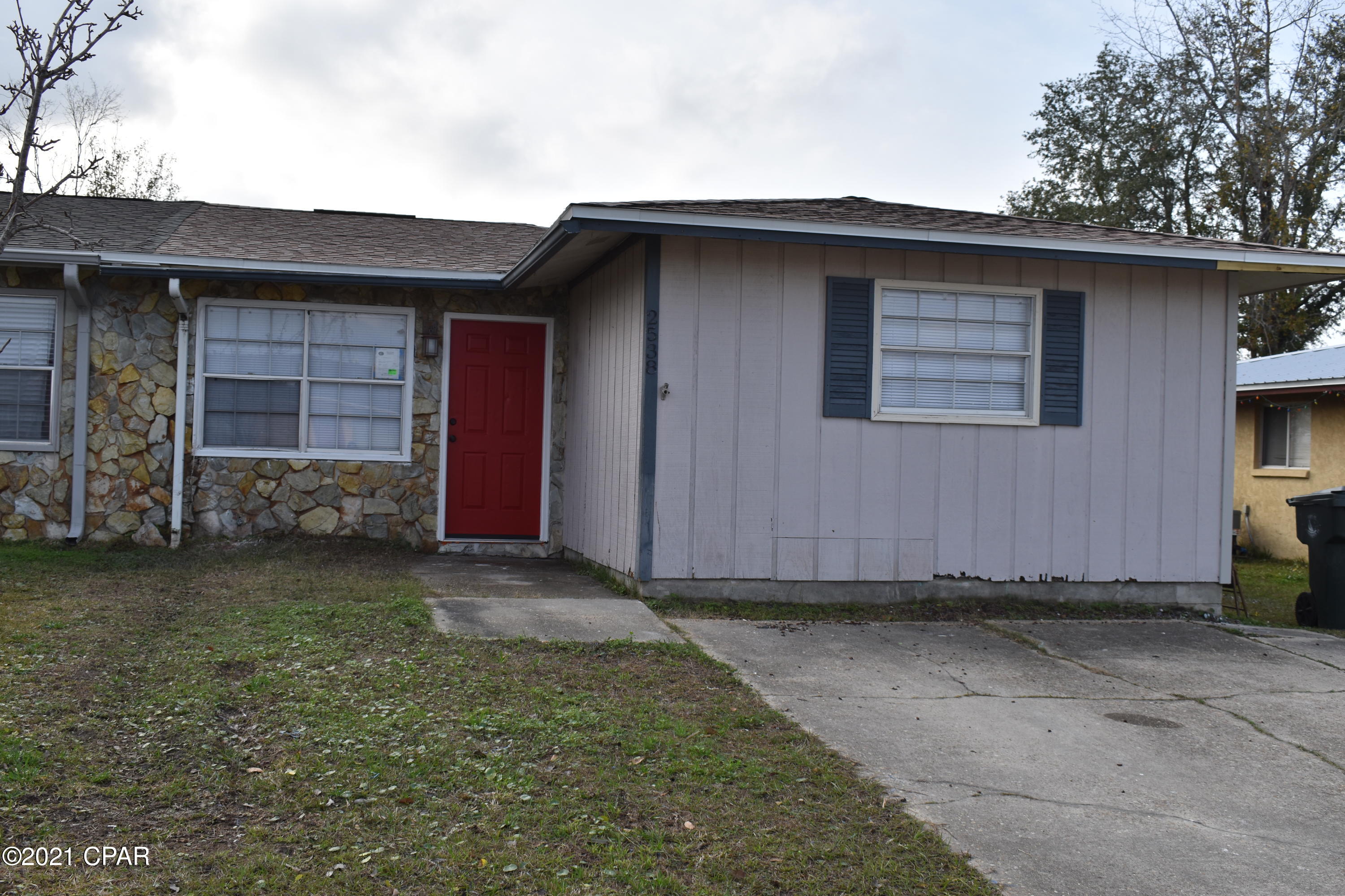 3 bedroom 2 bath home in Lynnhaven. Home has been freshly painted and has new flooring. NO PETS

Property Management company requires an application on their website prior to showing. No application fee until you view and decide to move forward.