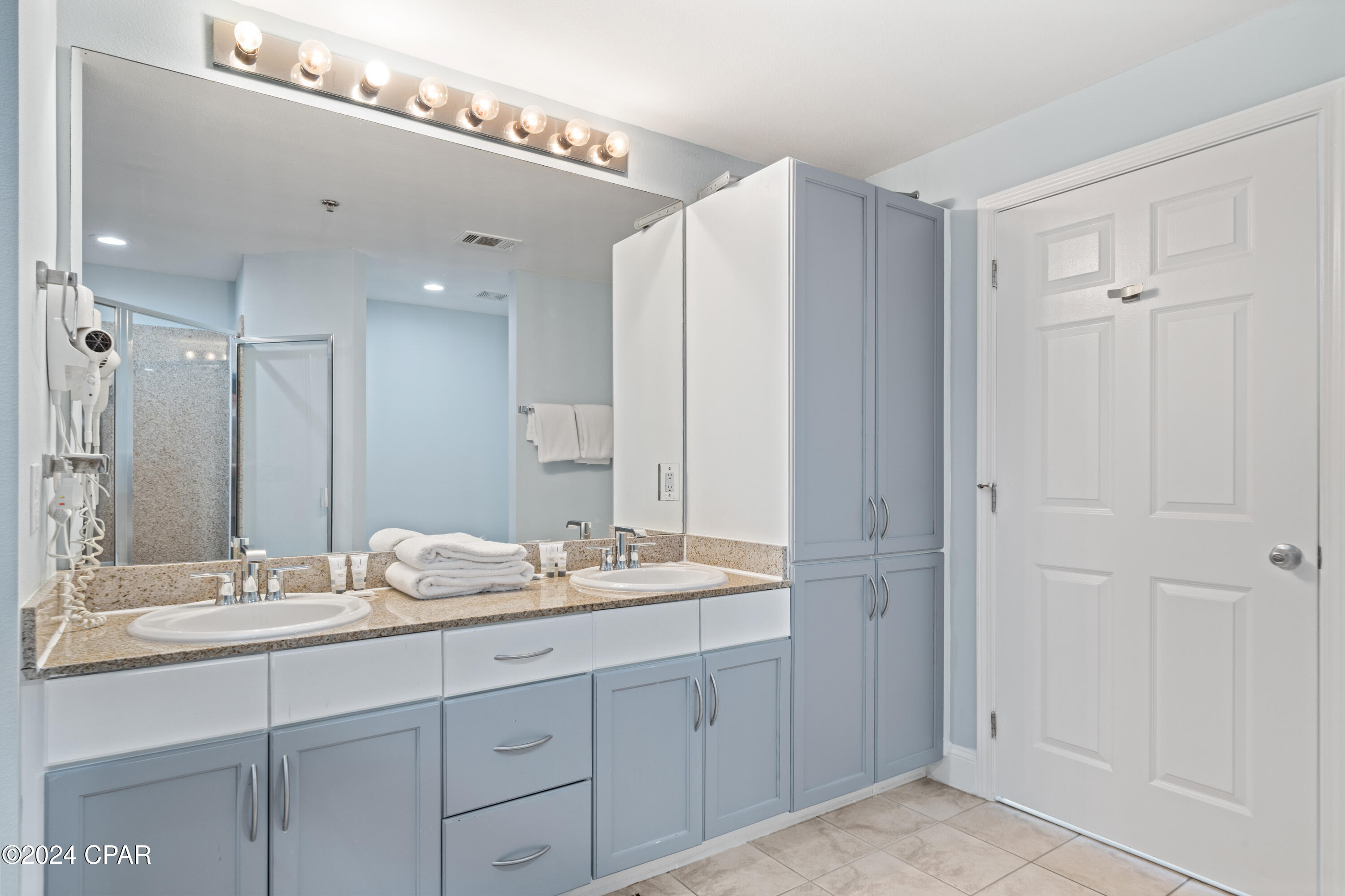 Laketown Wharf - Residential