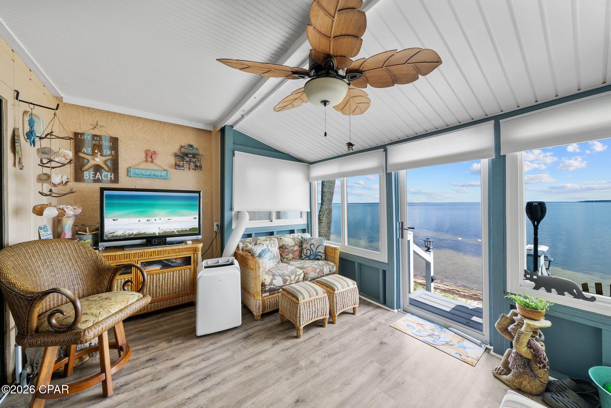 Sunbay Townhouses - Residential